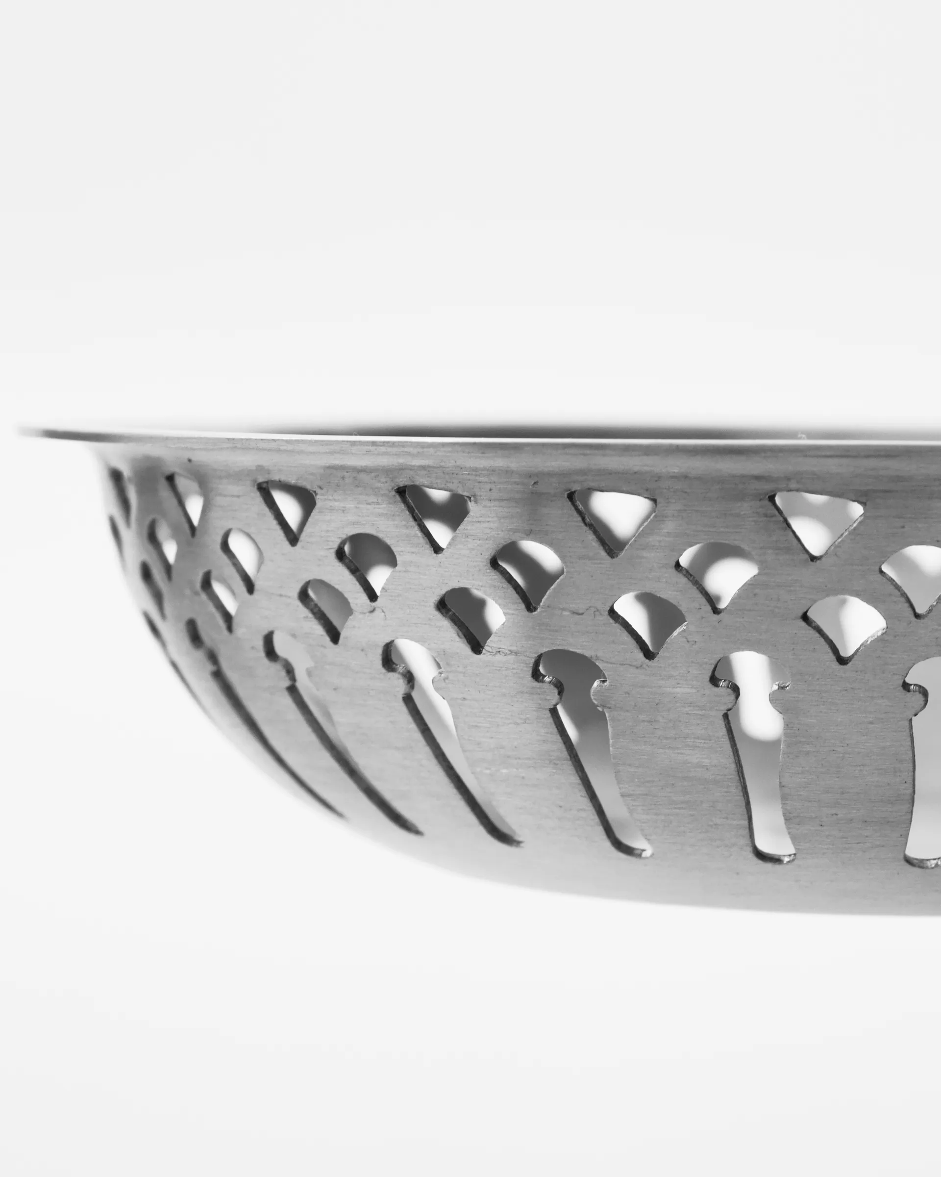 Cesta de pan Nicolas Vahé, 2 piezas, Acabado plateado envejecido Nicolas Vahé