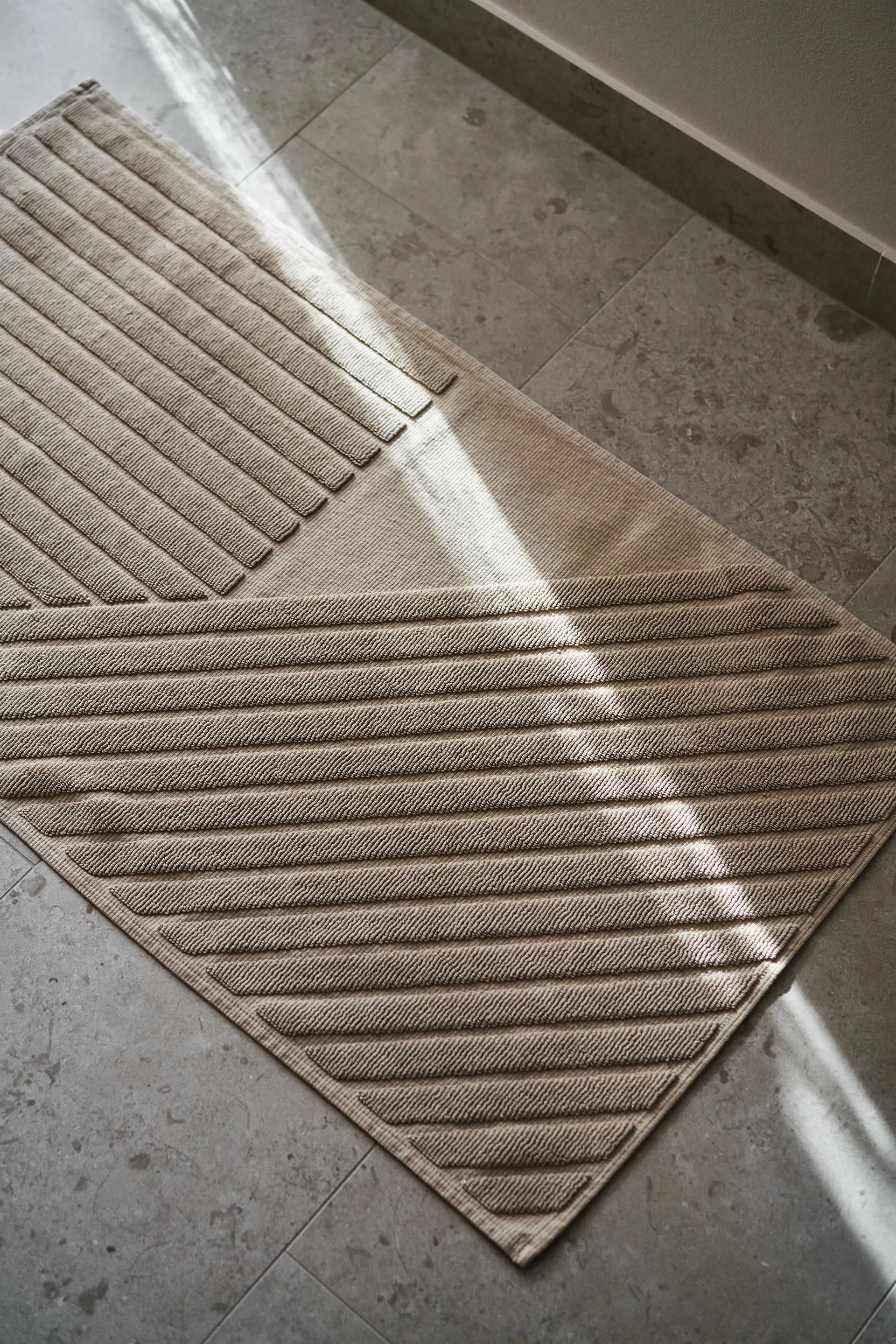 Alfombra de baño Stripes 50x90 cm, Beige NJRD
