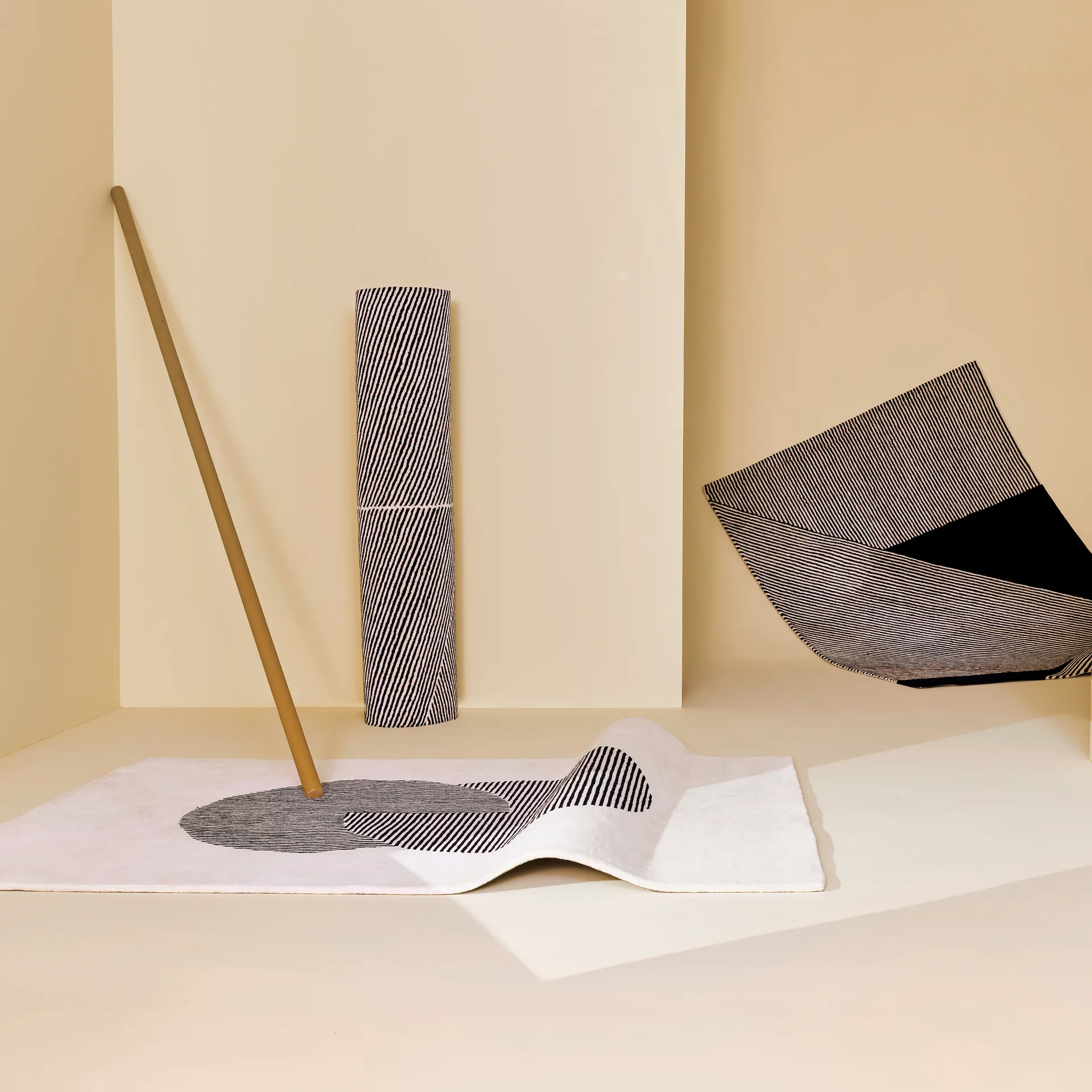 Alfombra de lana Circles blanco natural, 170x240 cm NJRD