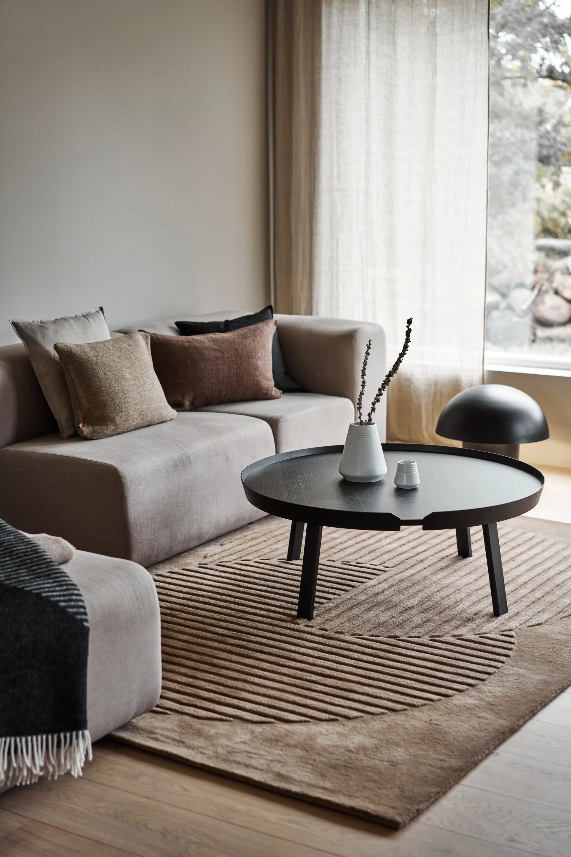 Alfombra de lana Levels circles beige, 170x240 cm NJRD