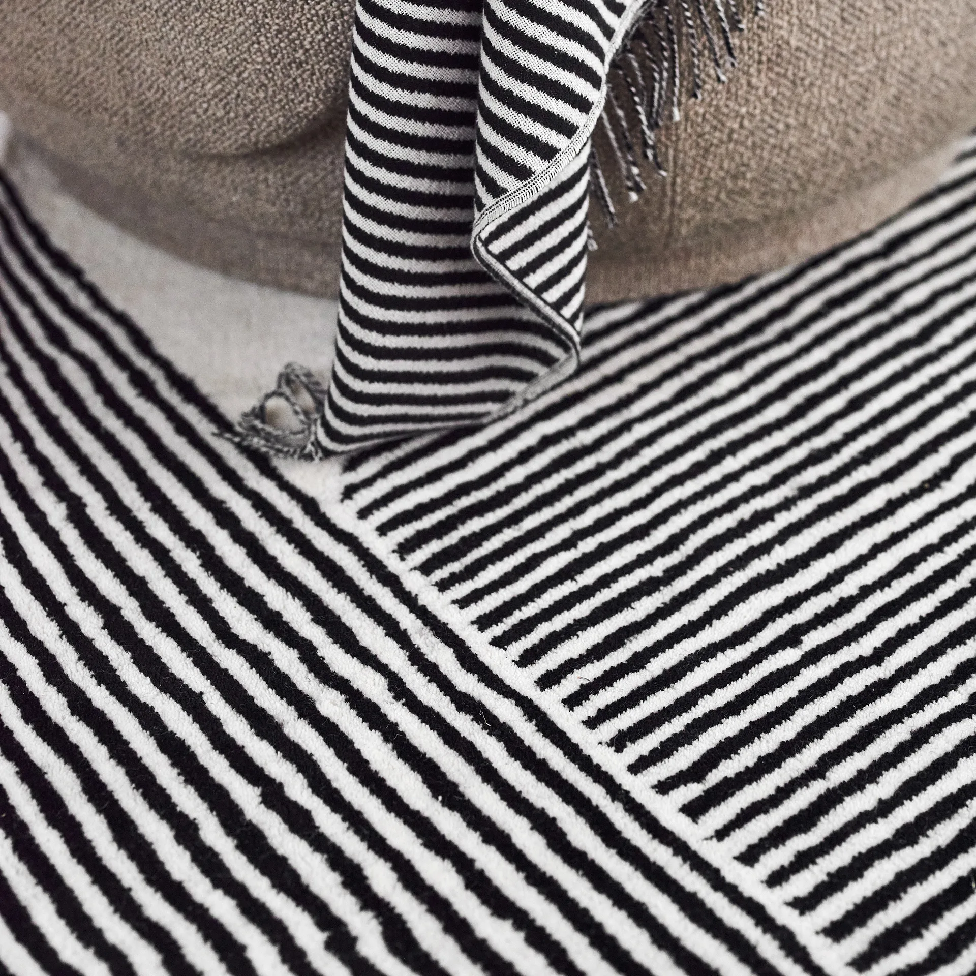 Alfombra de lana Stripes blanco natural, 170x240 cm NJRD