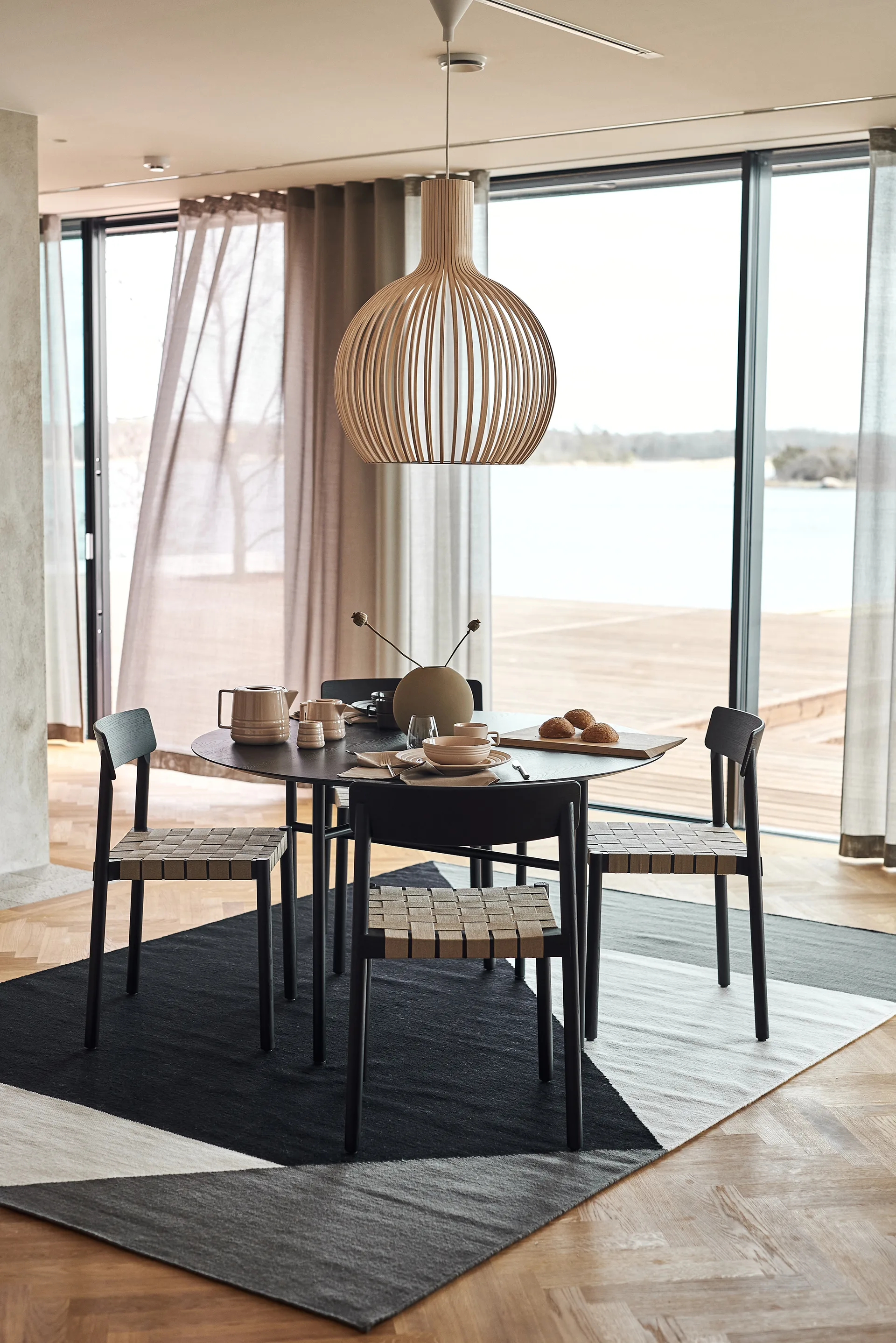 Alfombra kelim Stripes blocks negro, 170x240 cm NJRD