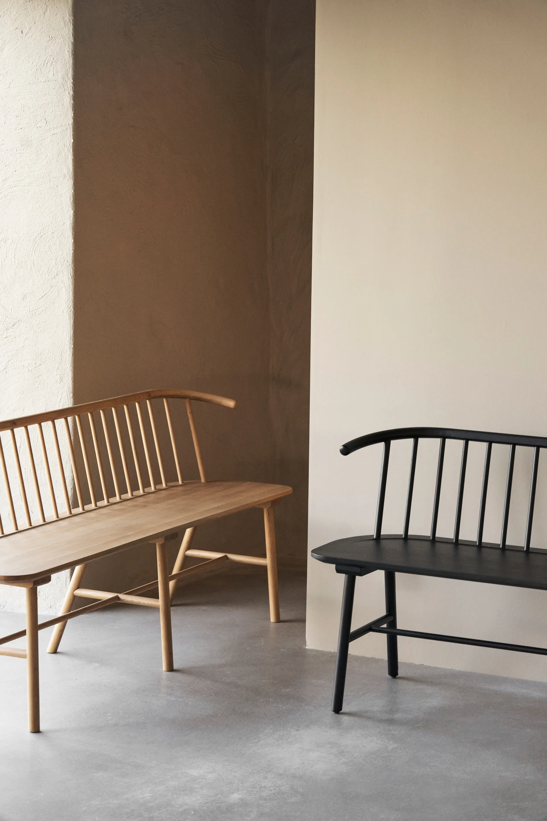 Banco de comedor VIOR, Roble lacado en negro NJRD