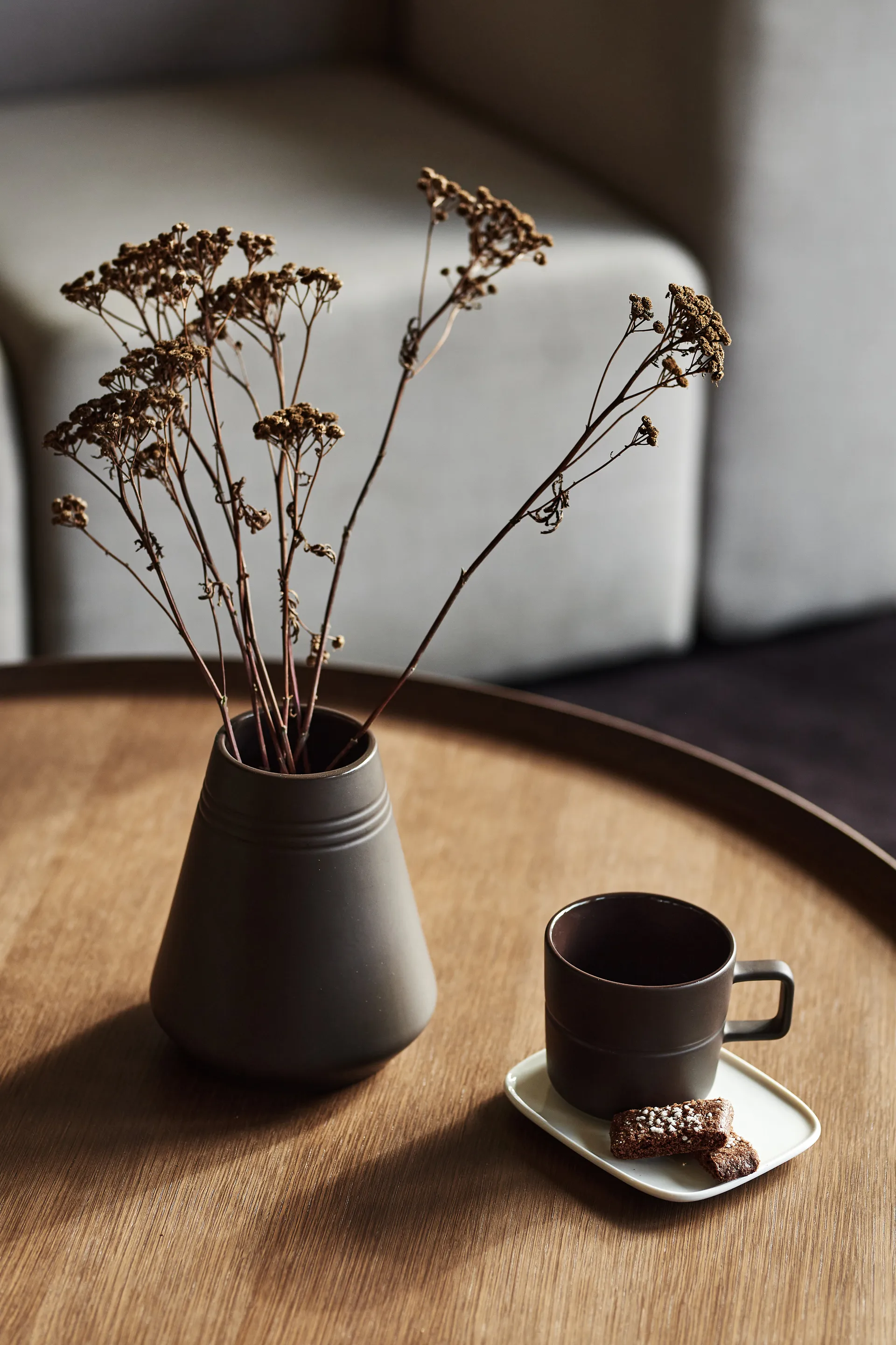 Jarrón Lines 18 cm, marrón NJRD