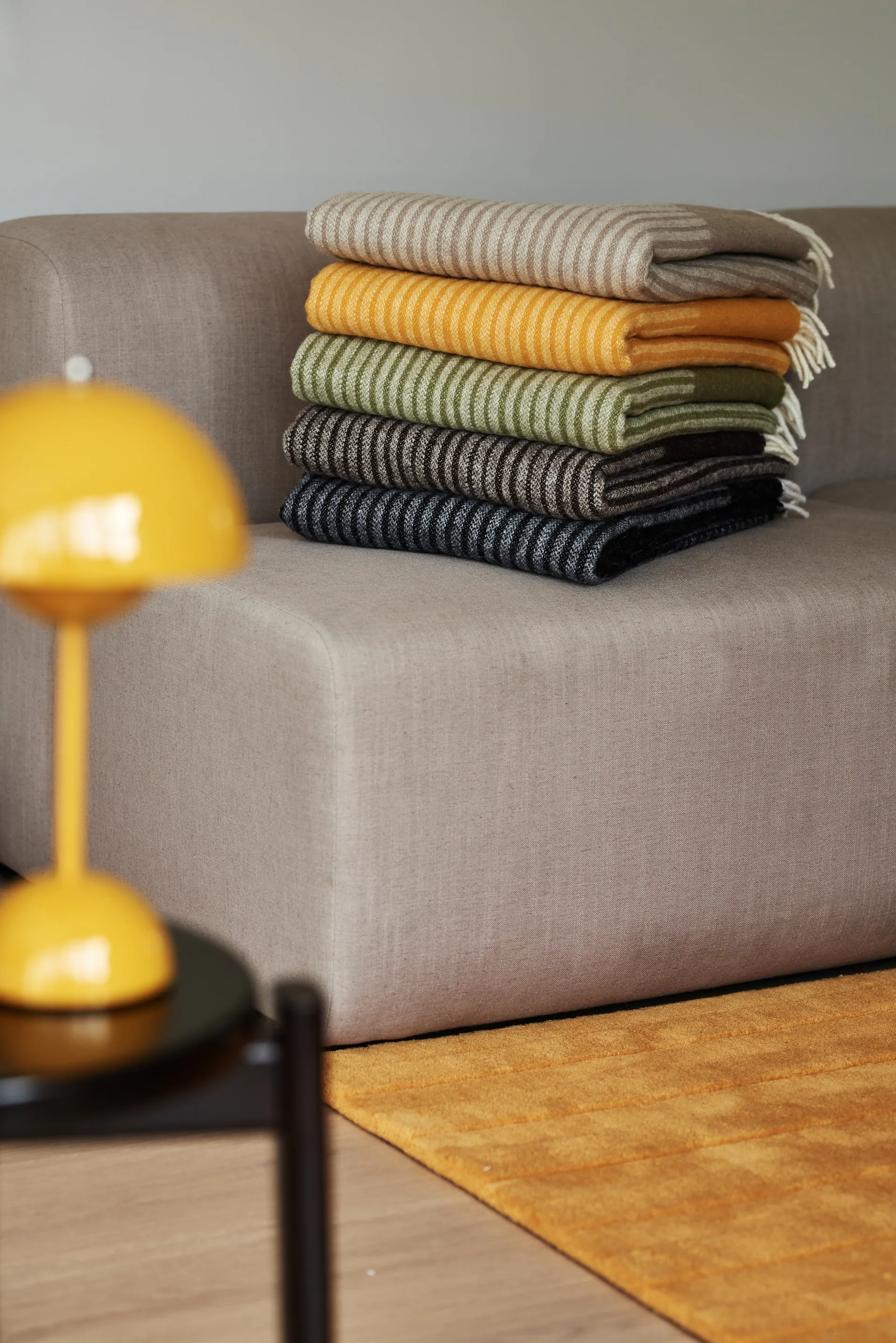 Manta de lana Circles 130x185 cm, amarillo NJRD