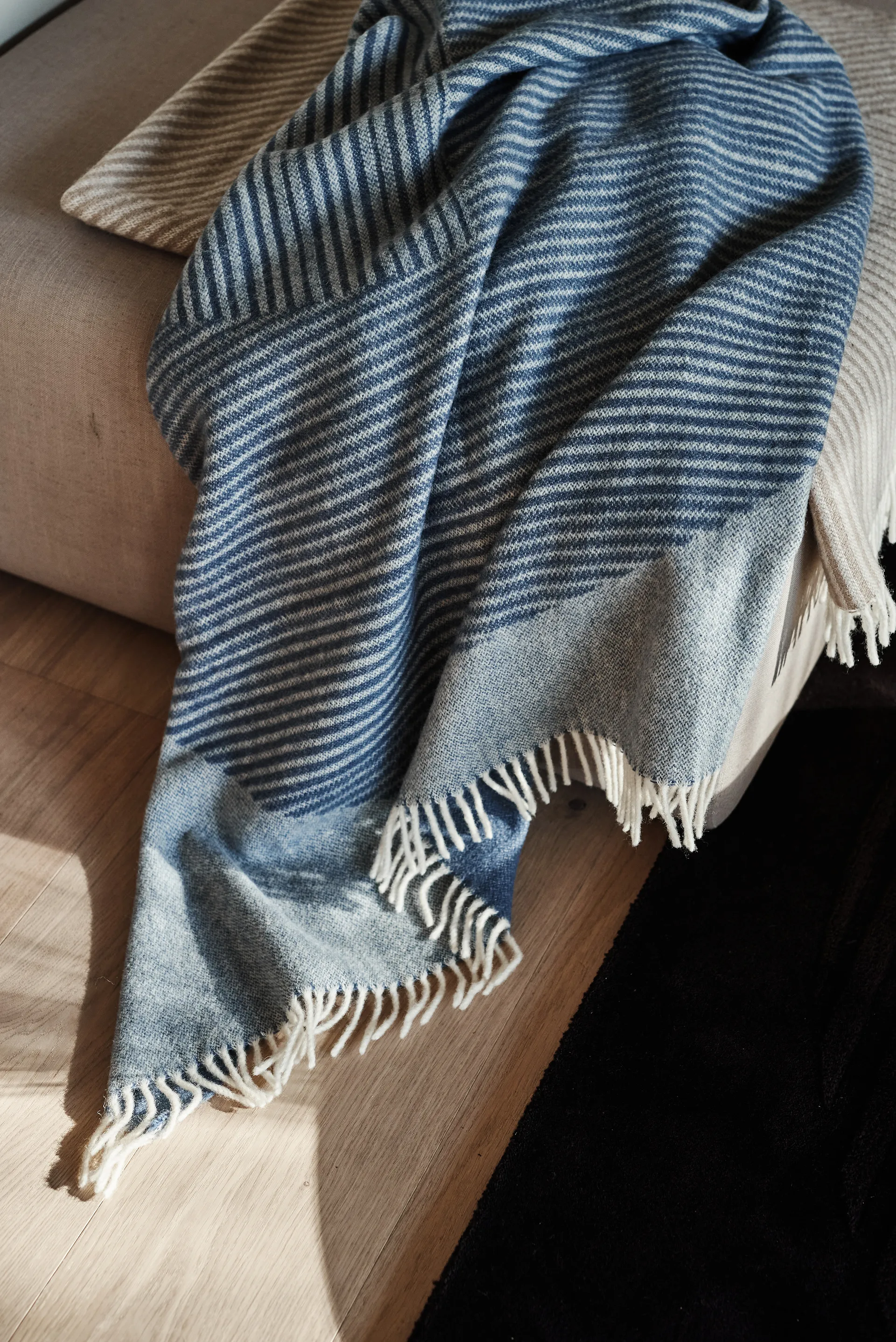 Manta de lana Circles 130x185 cm, azul NJRD