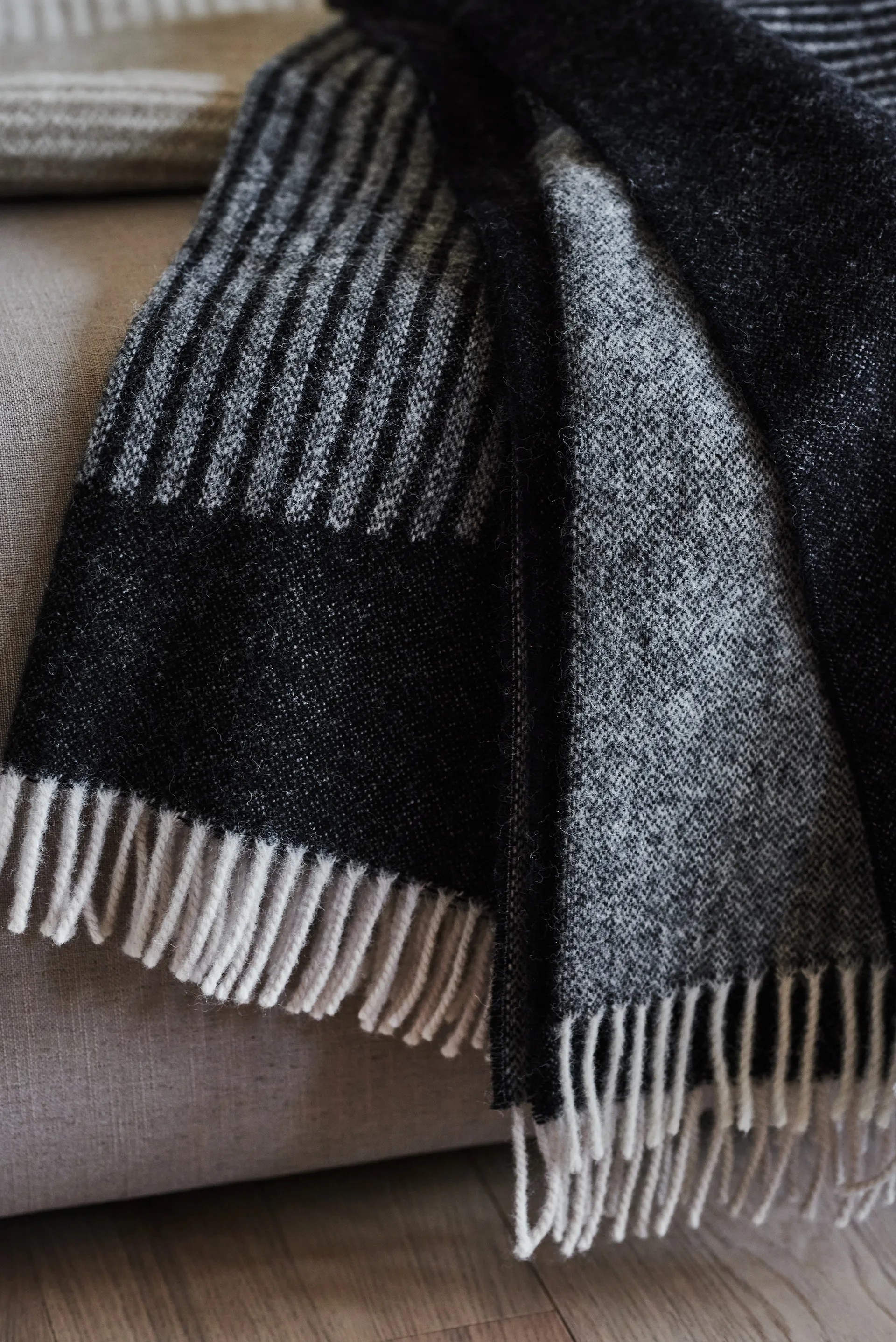 Manta de lana Circles 130x185 cm, negro NJRD