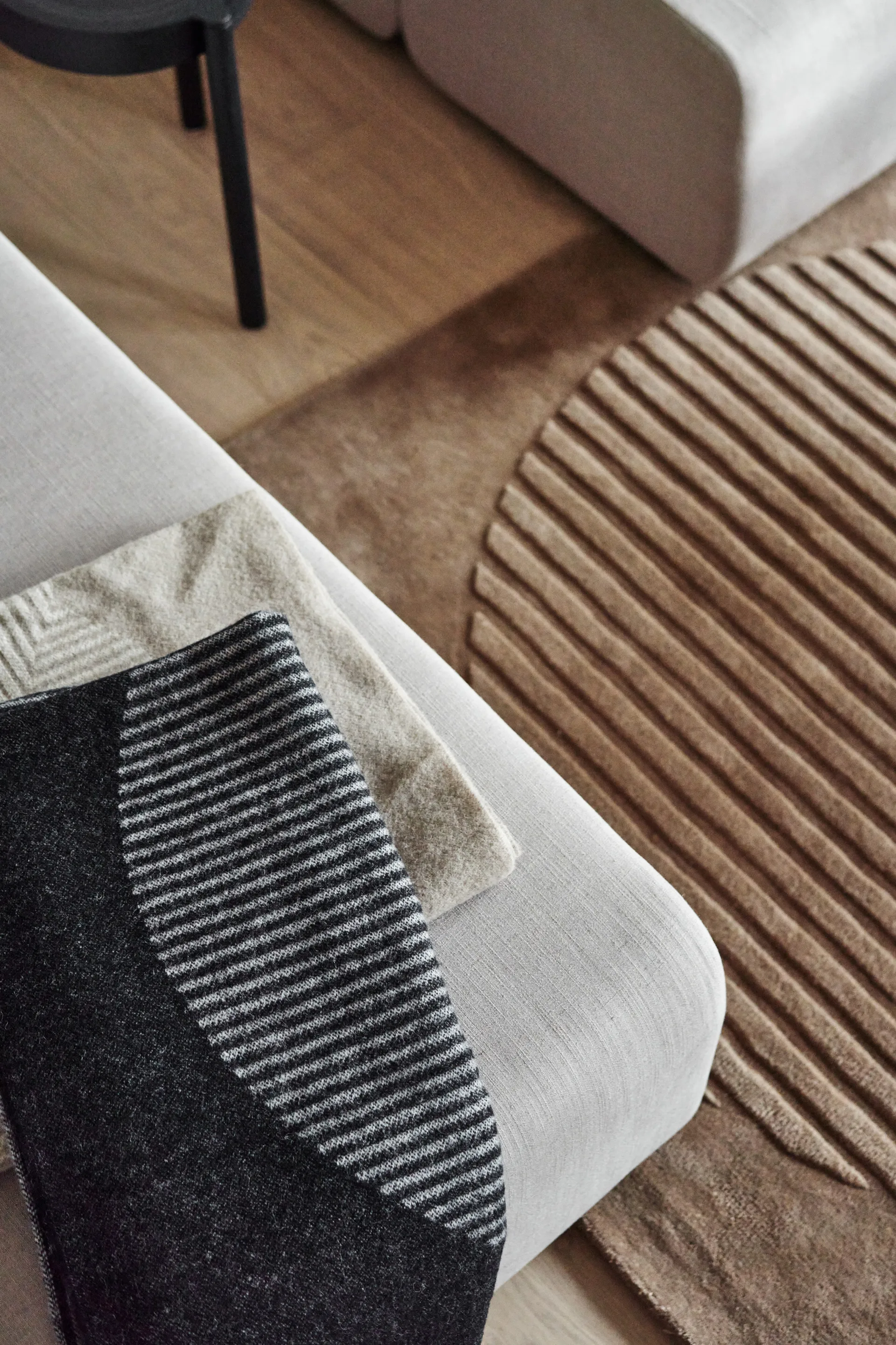 Manta de lana Circles 130x185 cm, negro NJRD