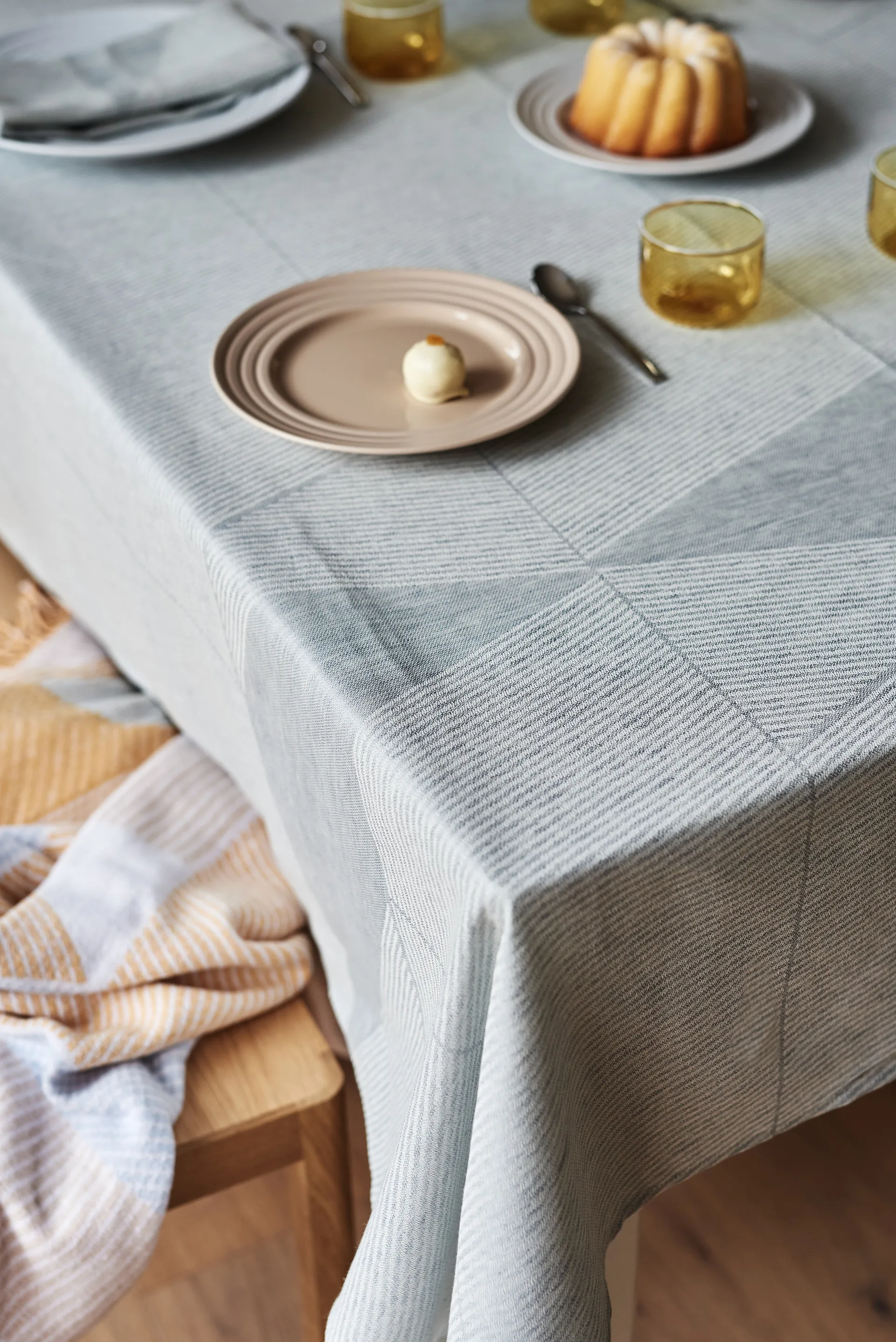 Mantel Geometric 147x250 cm, azul-blanco NJRD