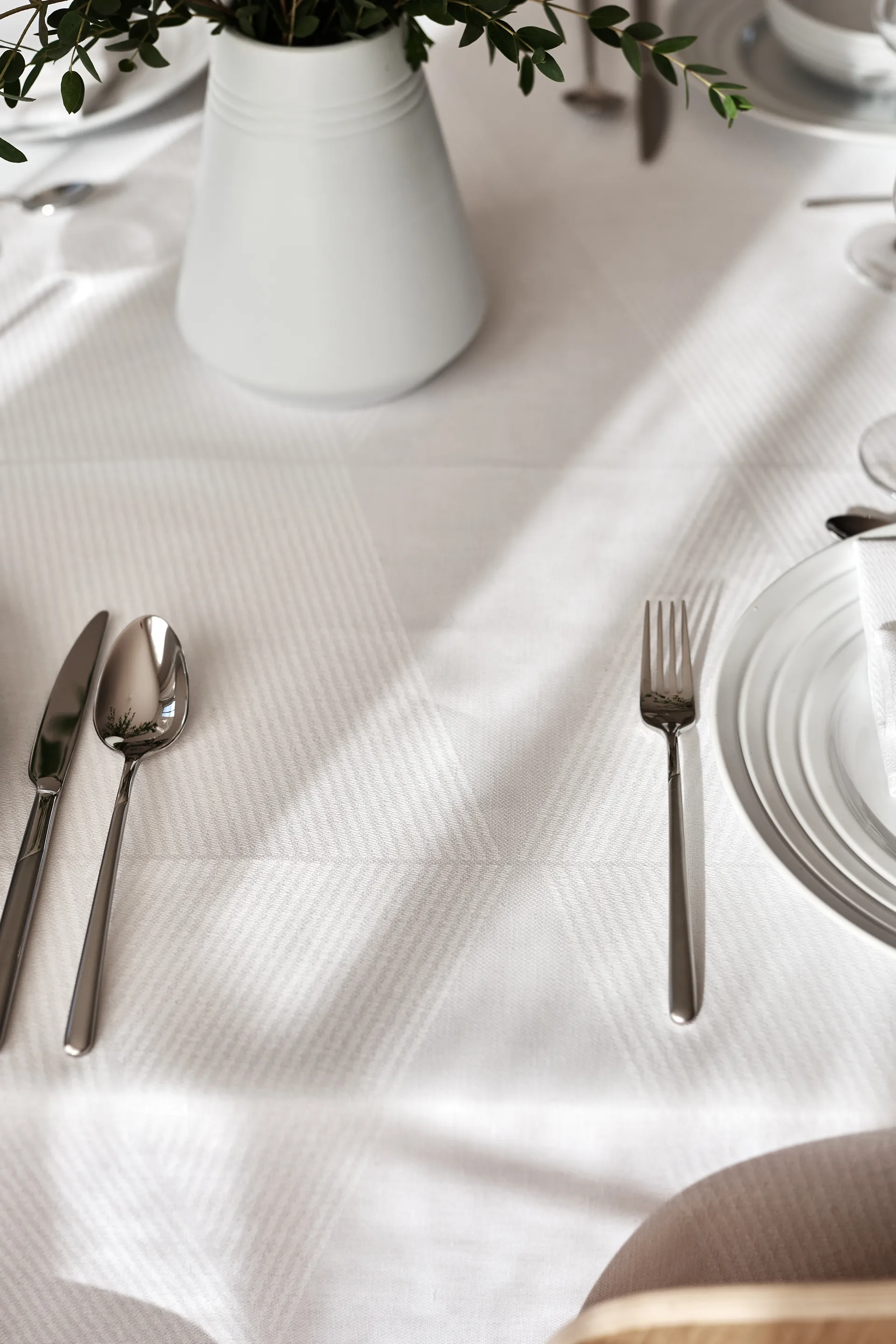 Mantel Geometric 147x250 cm, blanco NJRD