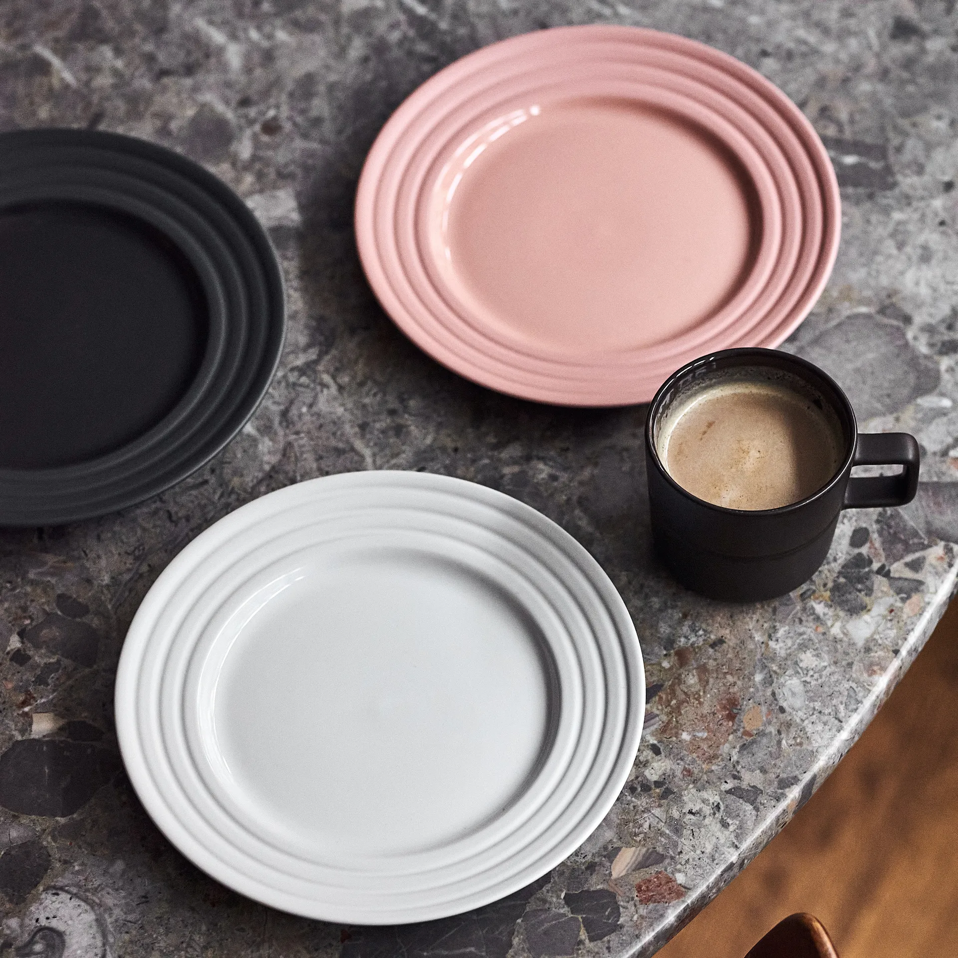 Plato Lines Ø21 cm, blanco NJRD