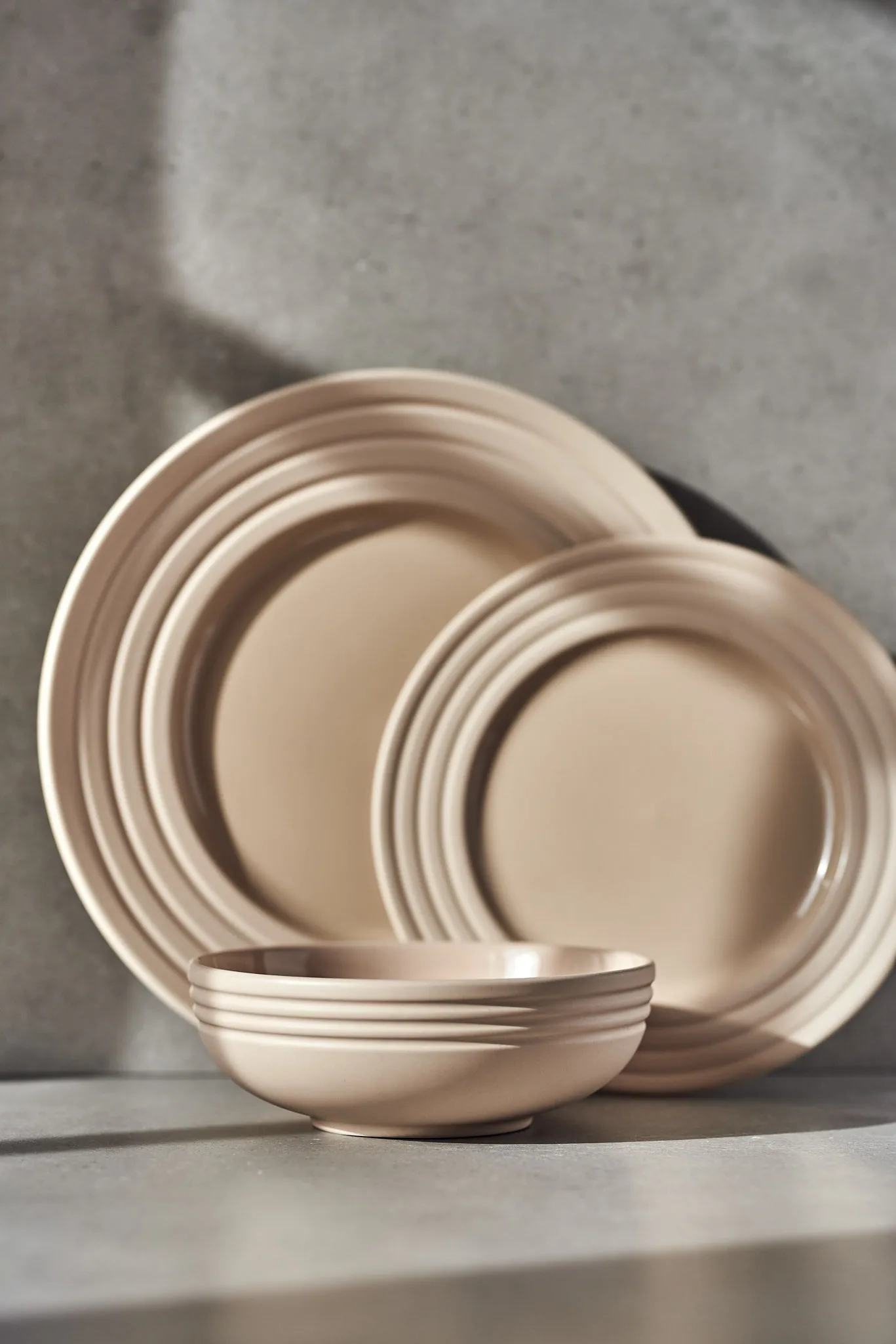 Plato Lines Ø27 cm, Beige NJRD
