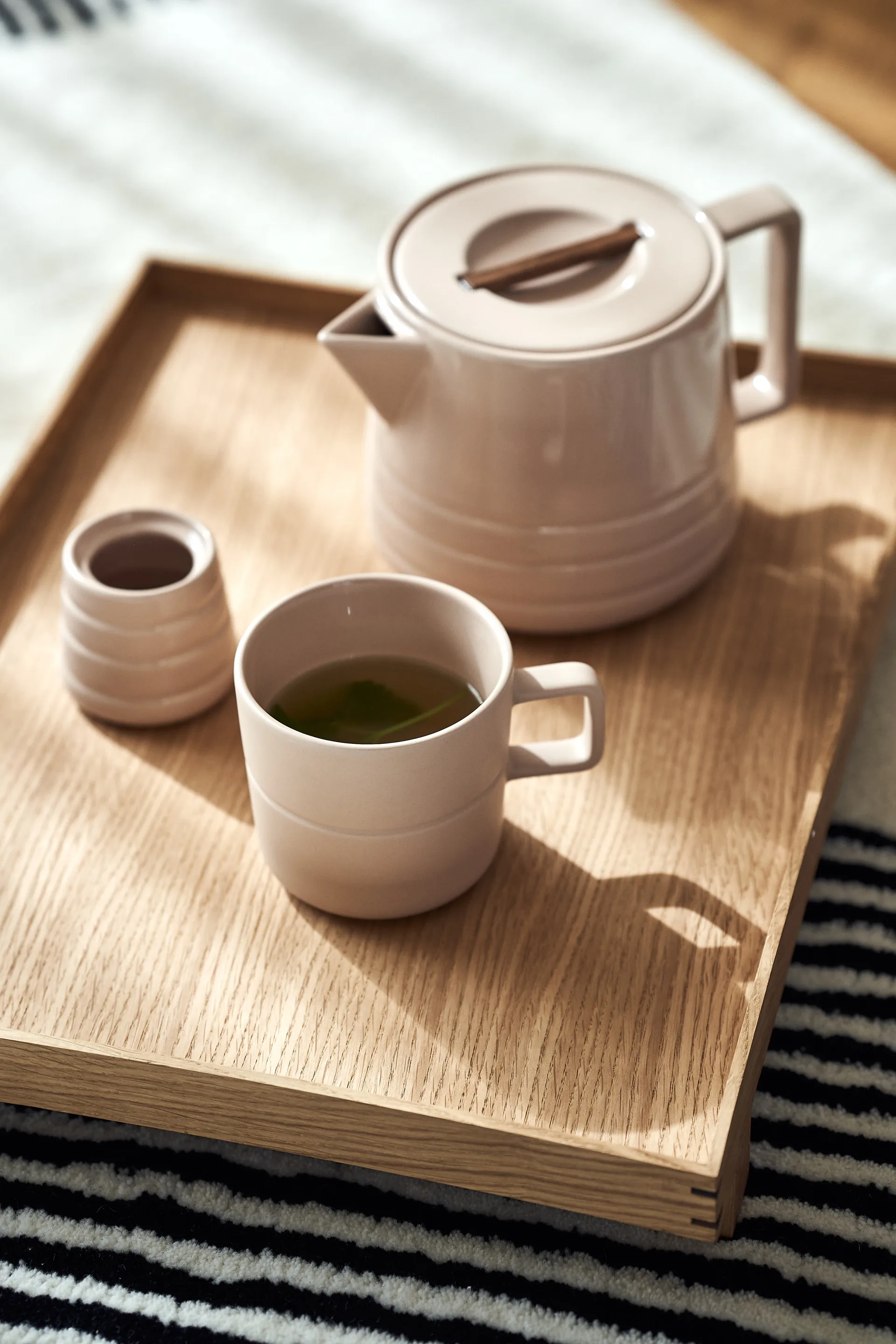 Tetera Lines 1,5 L, Beige NJRD