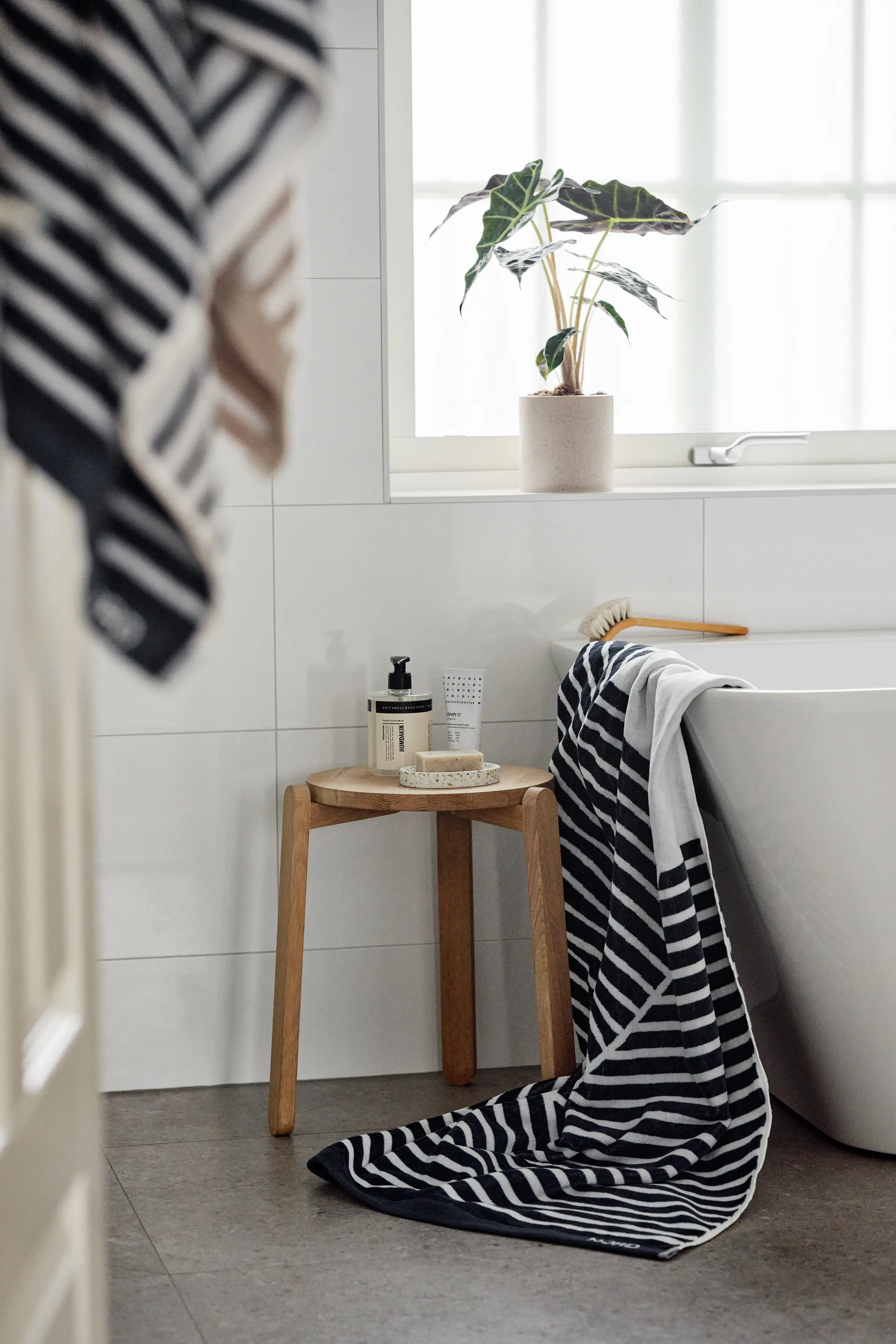 Toalla de baño Stripes 100x150 cm, Azul NJRD