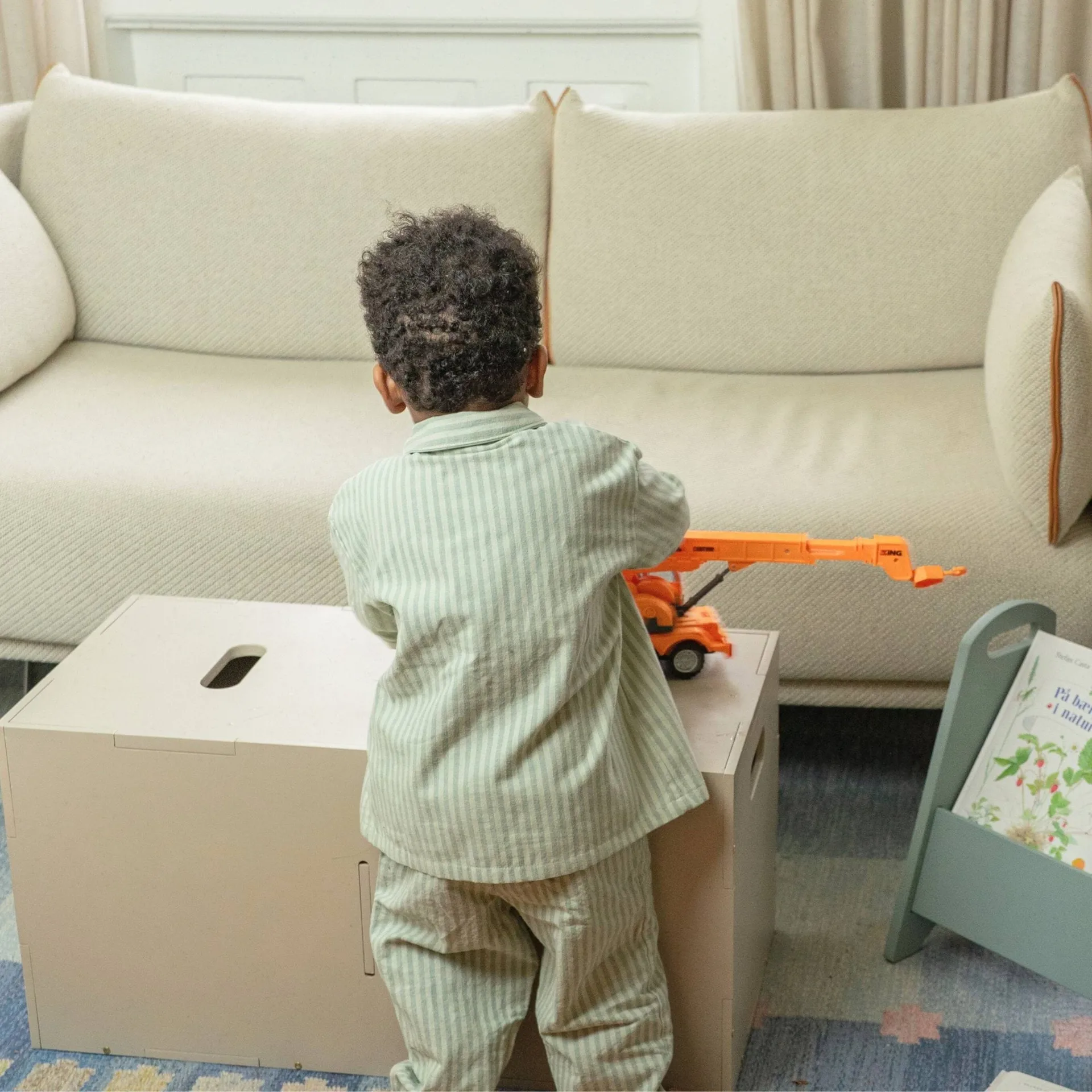 Caja de almacenamiento Cube Long, Beige Nofred