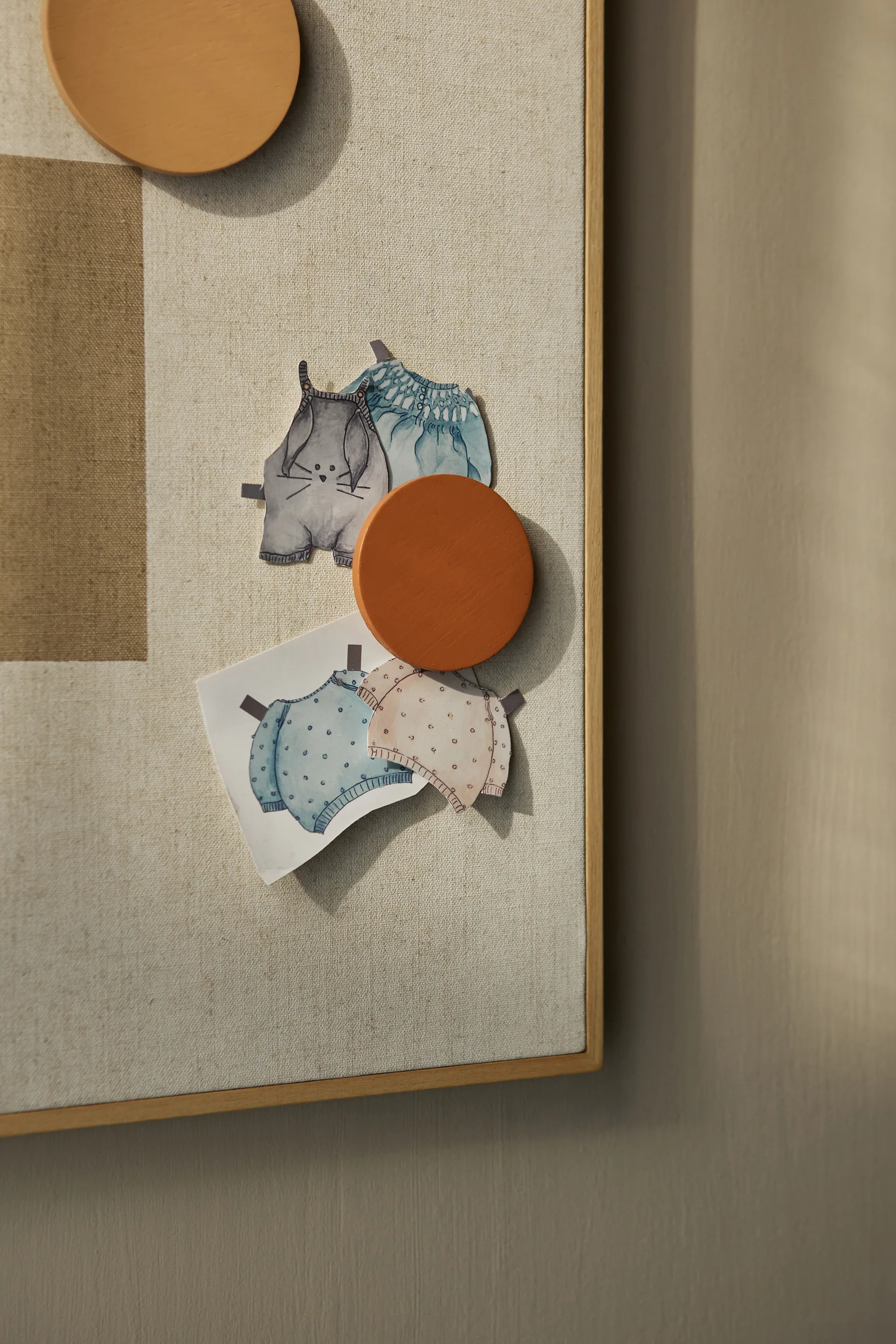 Tablero de notas + 3 imanes, Arena Nofred