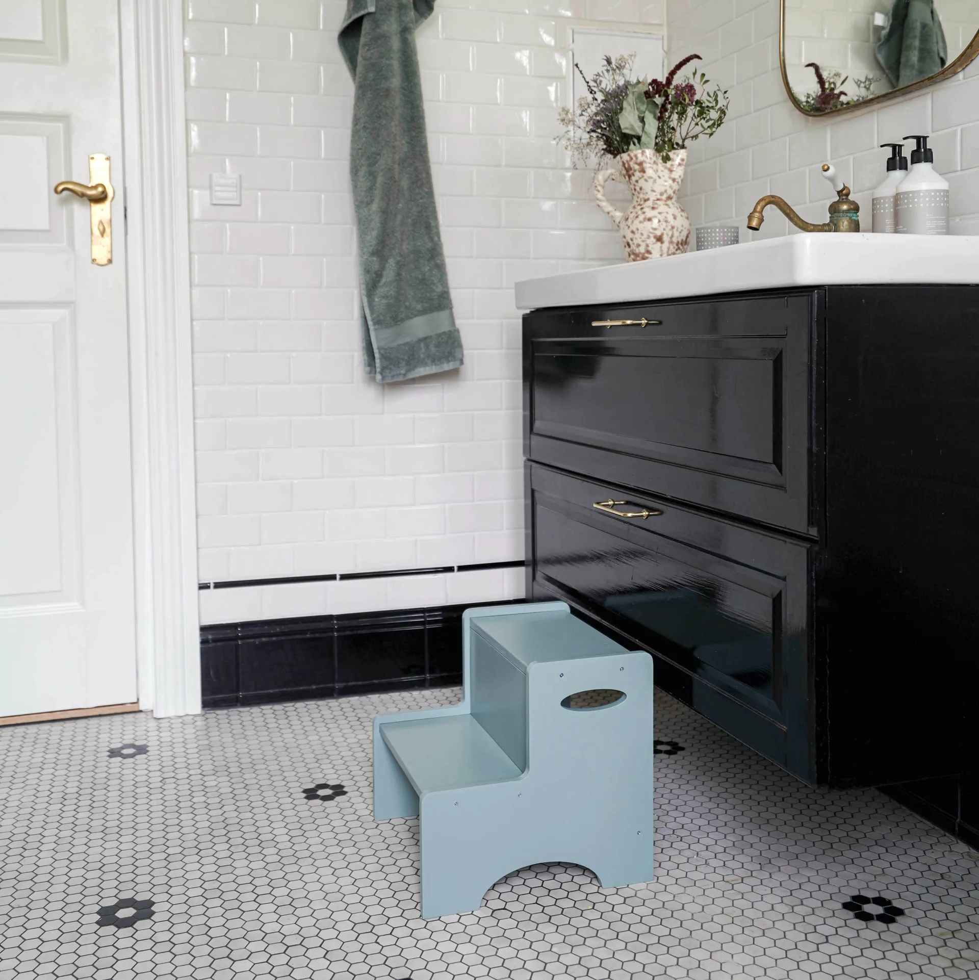 Taburete infantil Step Up, Verde oliva Nofred