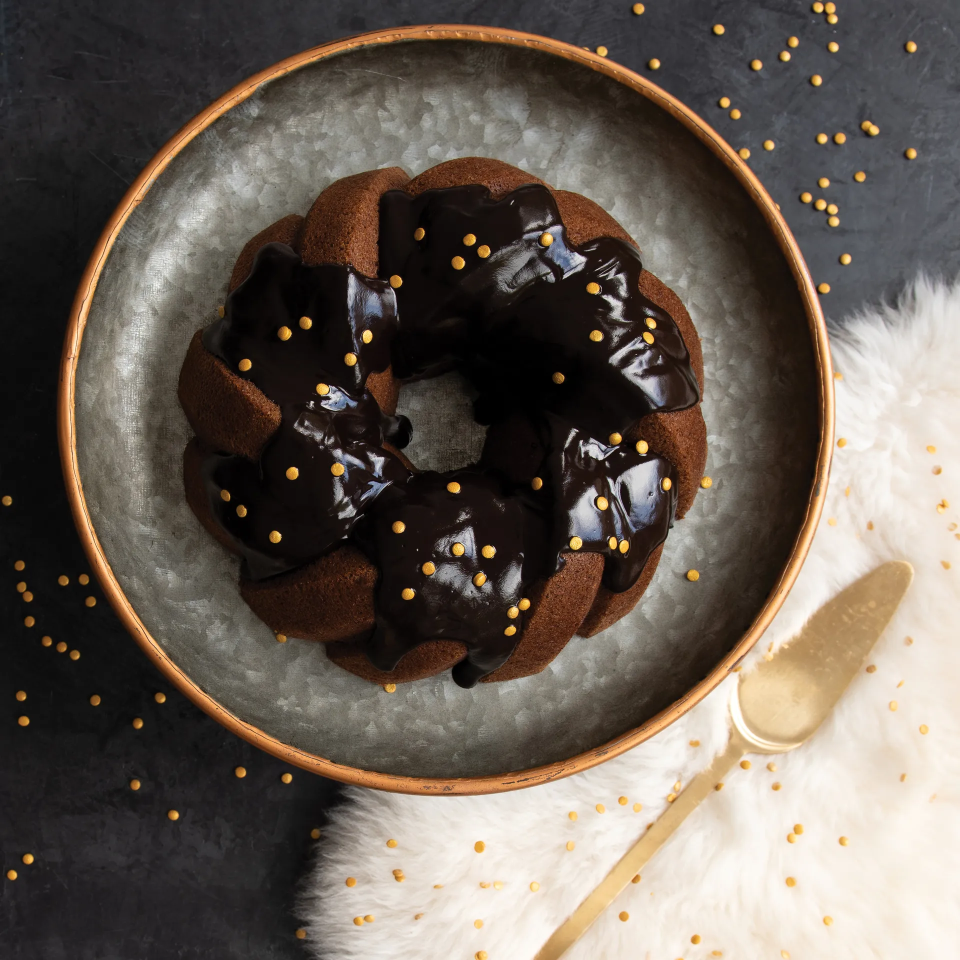 Molde de horno Nordic Ware 75th anniversary braided bundt, 2,4 L Nordic Ware