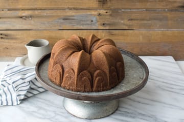 Molde de horno Nordic Ware Fleur De Lis Bundt - 2,4 L - Nordic Ware