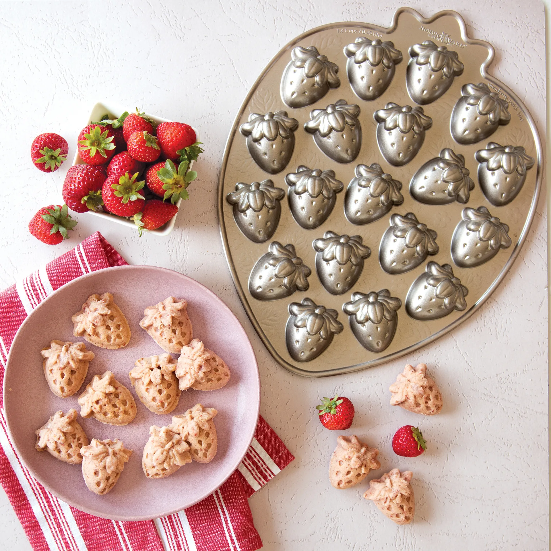 Molde de horno Nordic Ware strawberry bites, 0,4 L Nordic Ware