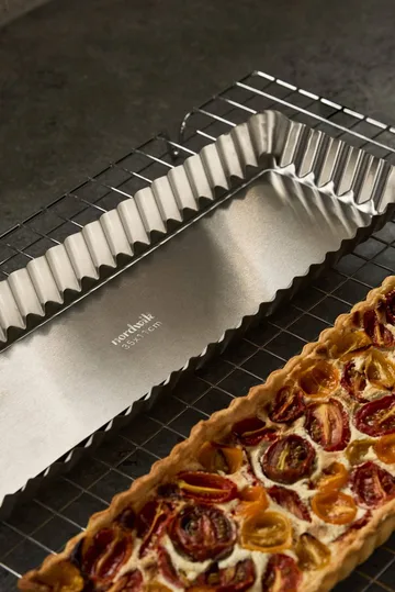 Fuente para tarta BAKE con fondo desmontable - Rectangular, acero inoxidable, 35x11 cm - Nordwik