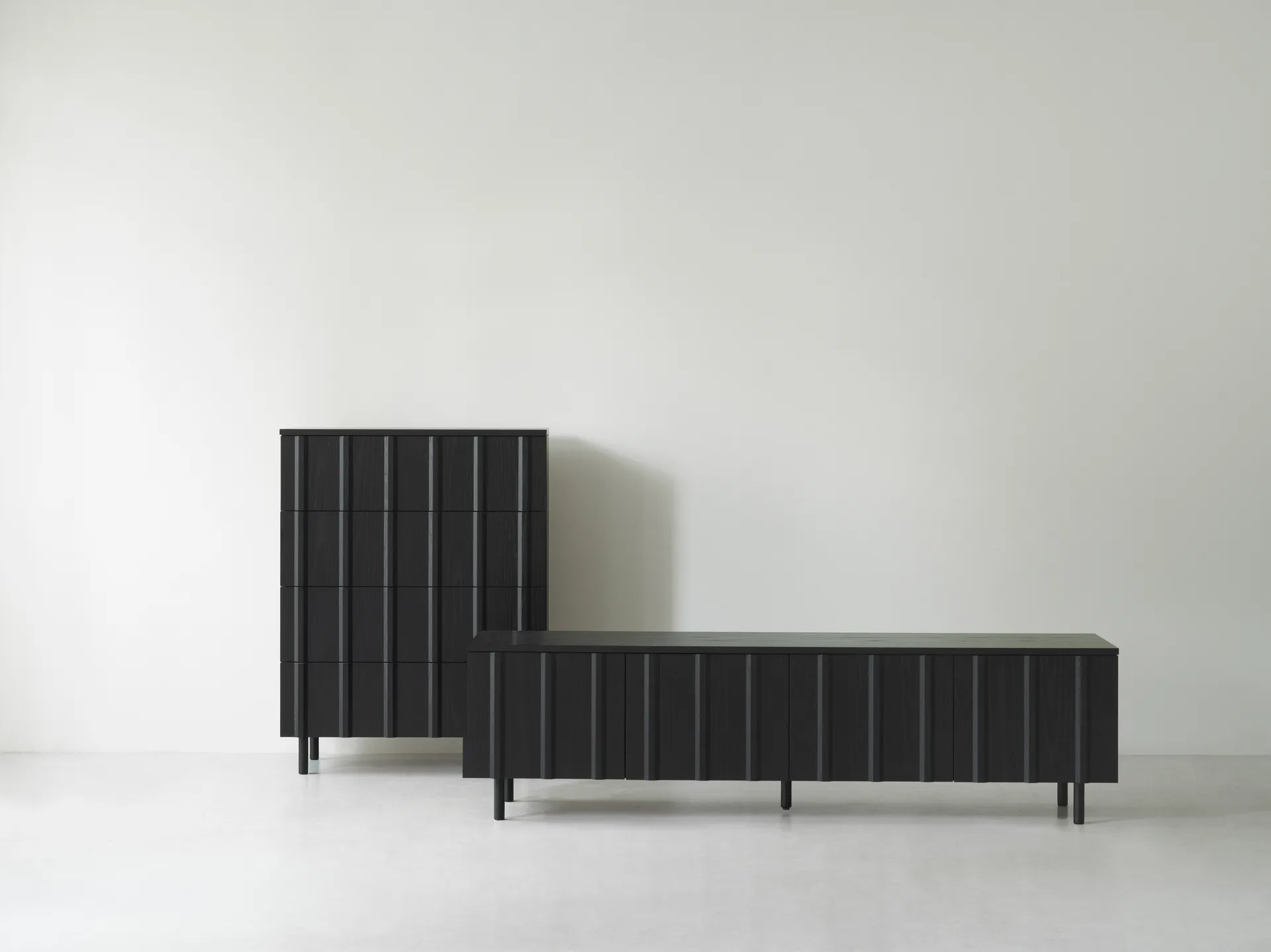 Aparador bajo Rib, Soft Black Normann Copenhagen