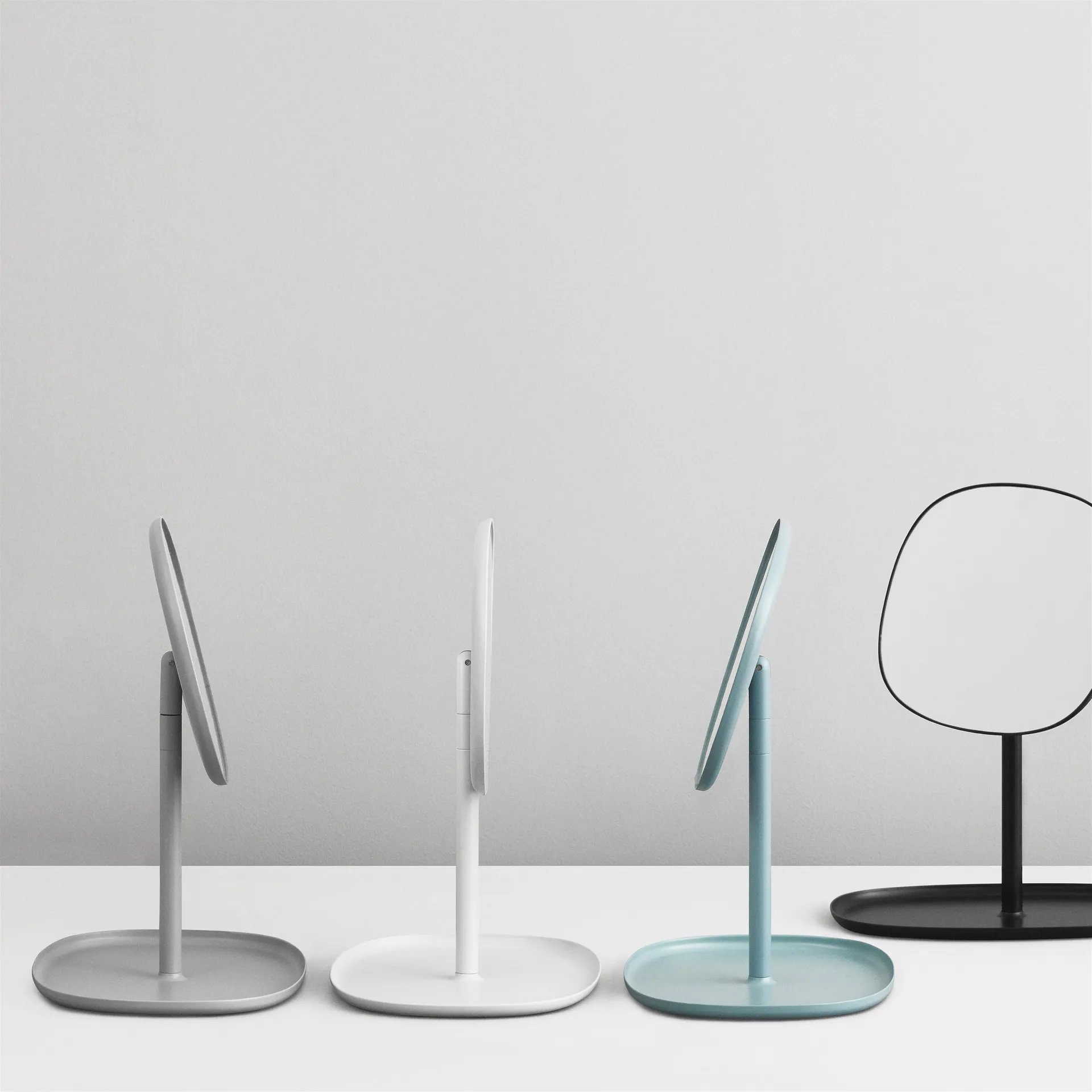 Espejo para tocador Flip, gris Normann Copenhagen