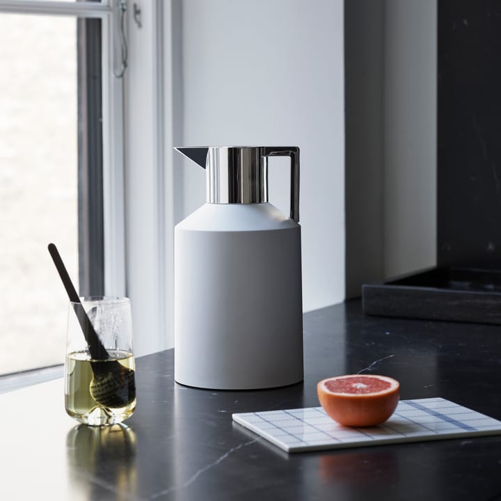 Jarra termo Geo 1,5 l, blanco-plata Normann Copenhagen