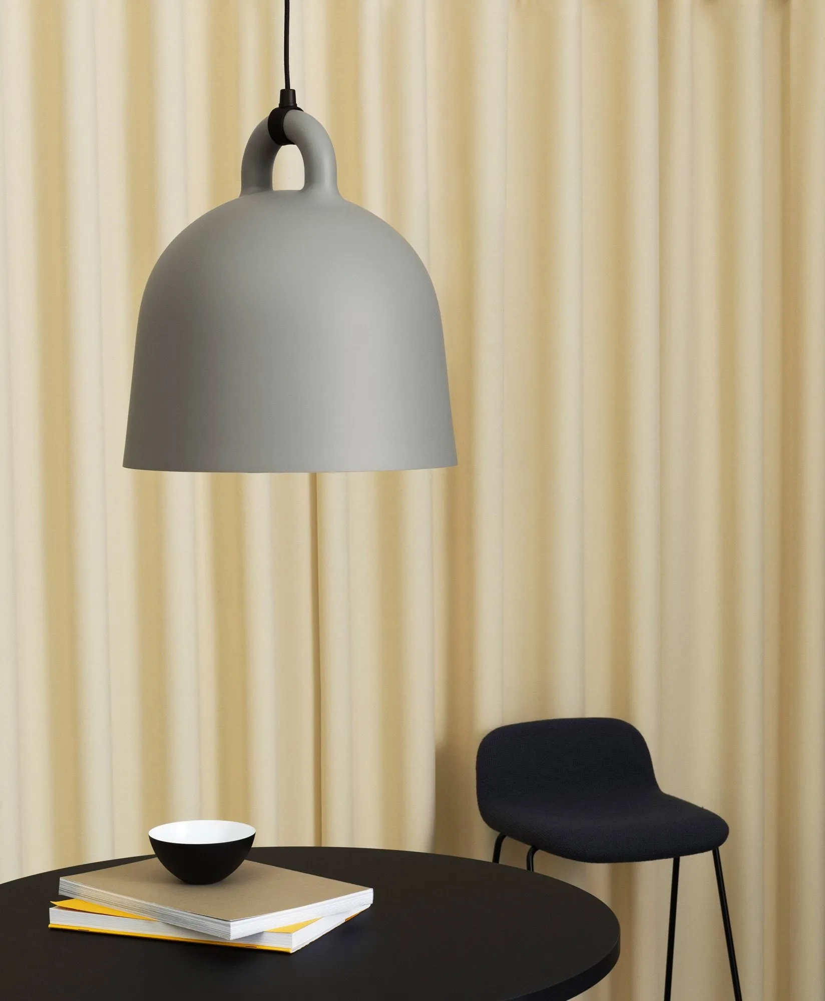 Lámpara Bell gris, large Normann Copenhagen