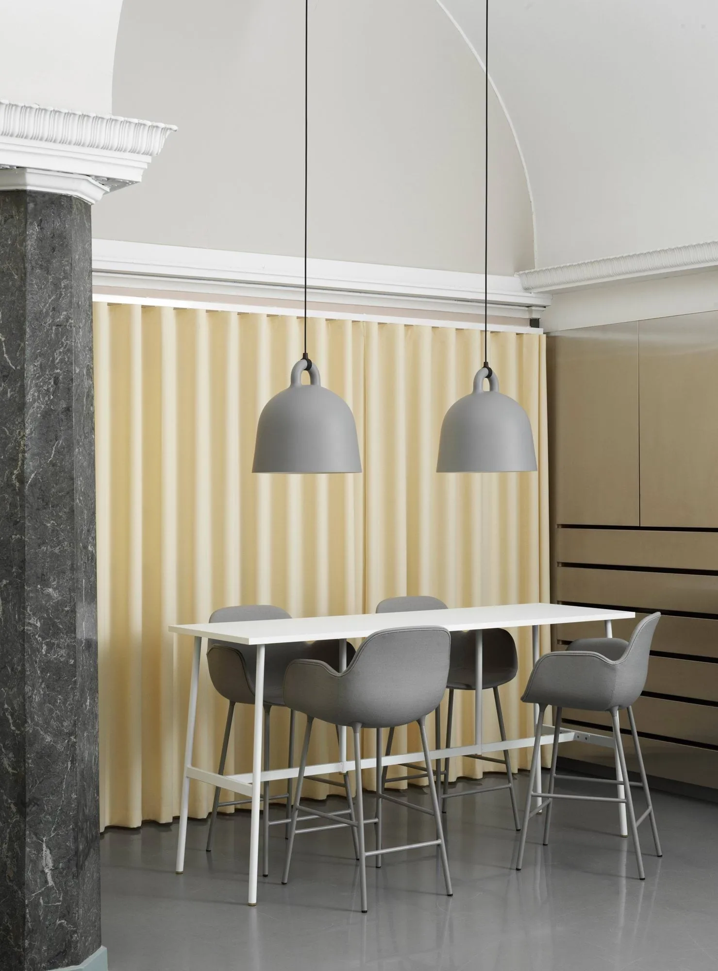 Lámpara Bell gris, medium Normann Copenhagen