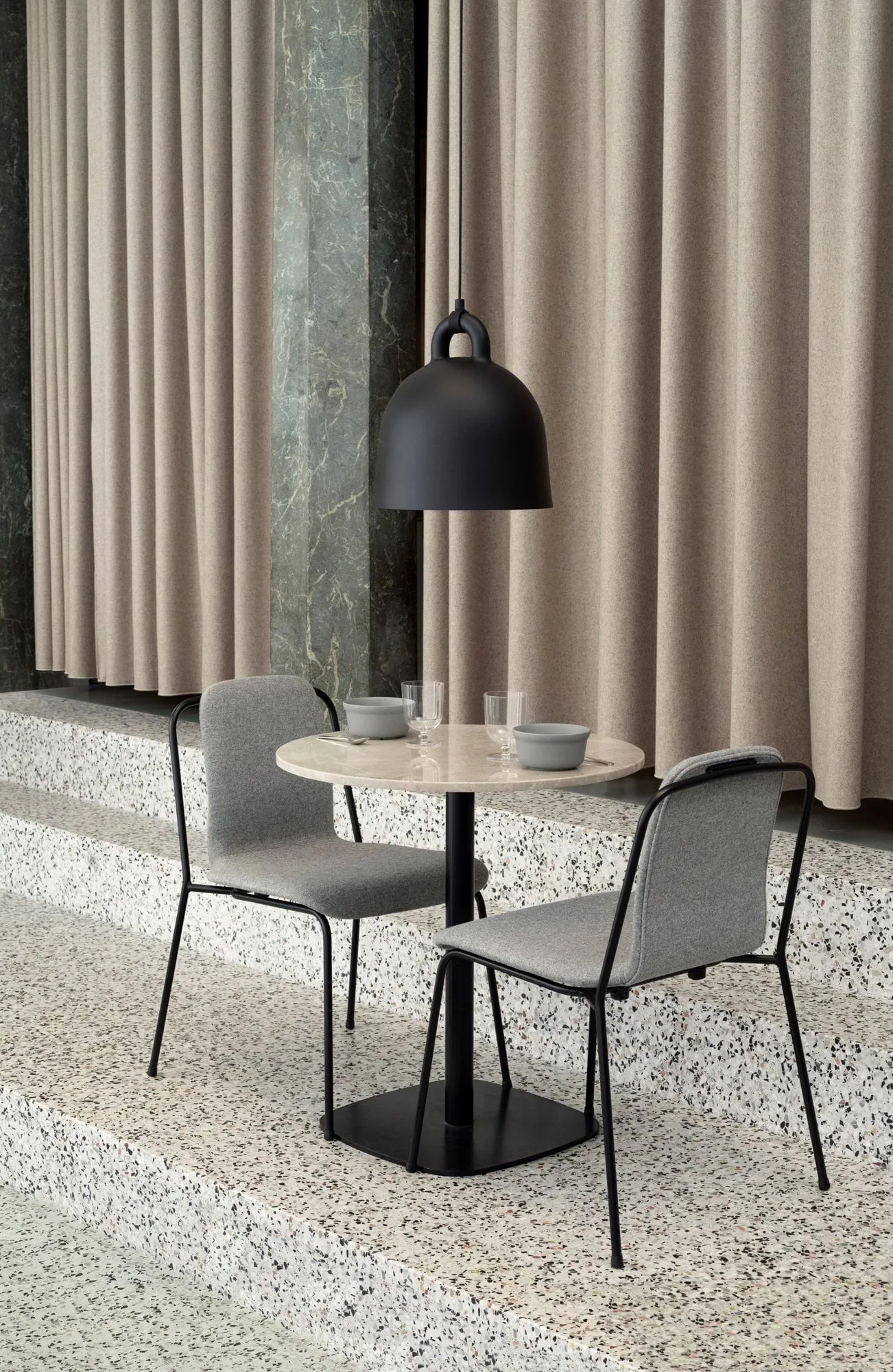 Lámpara Bell, negro, Medium Normann Copenhagen