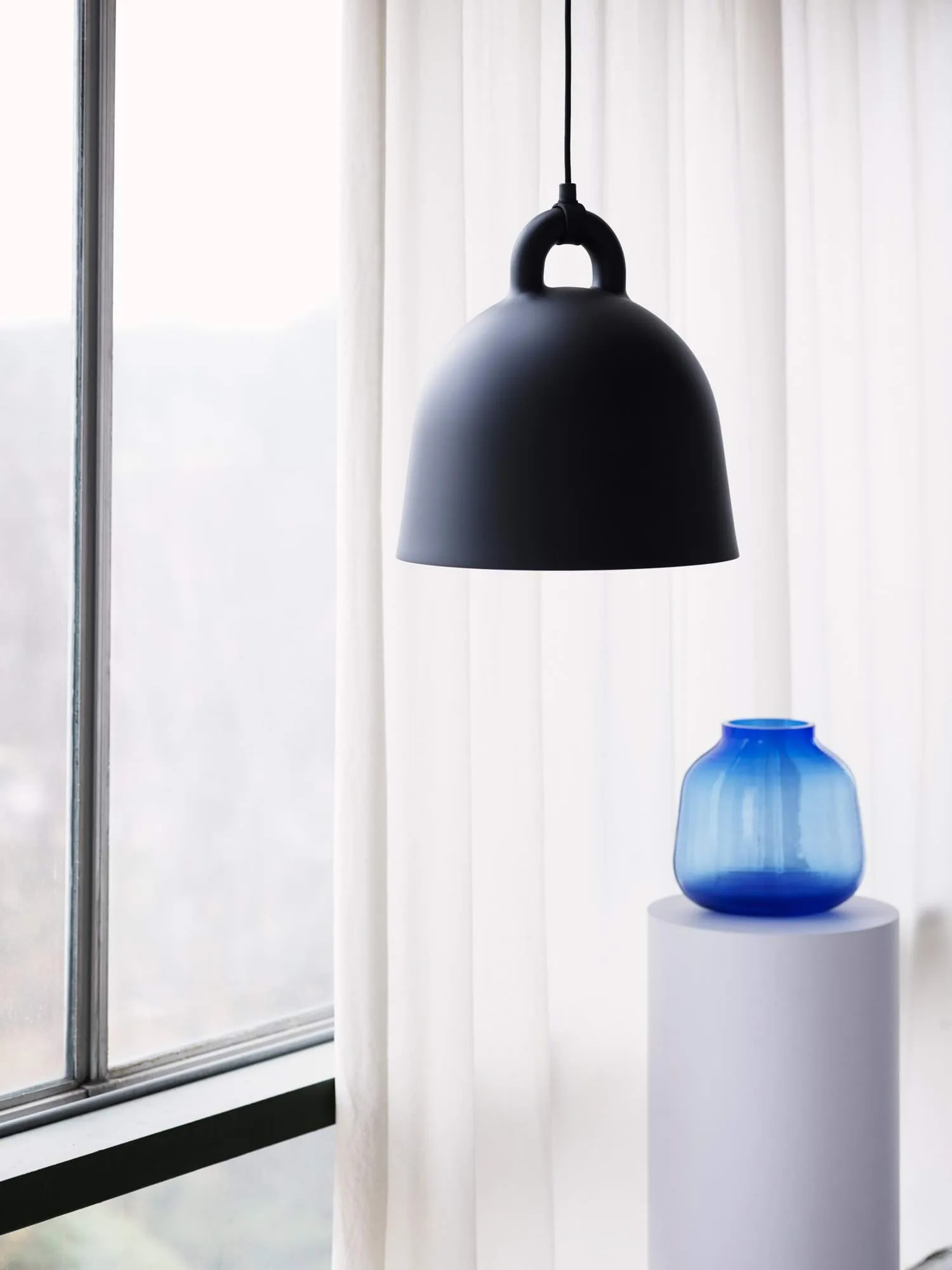 Lámpara Bell, negro, Medium Normann Copenhagen