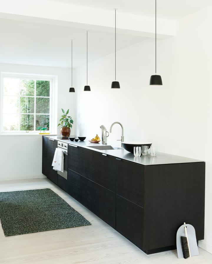 Lámpara colgante Tub Ø13 cm, Negro Normann Copenhagen