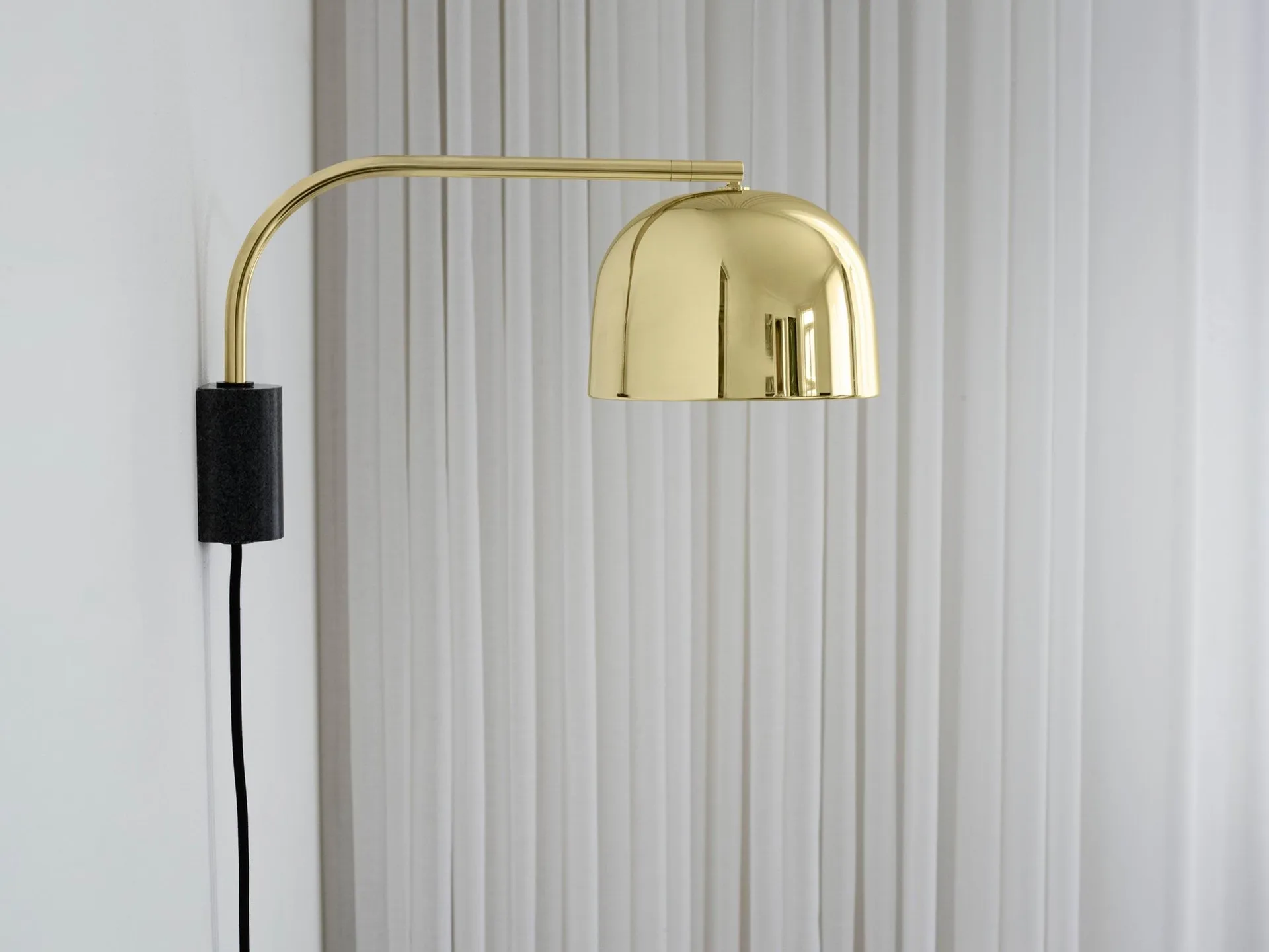 Lámpara de pared Grant, Brass, pequeño- acero, granito Normann Copenhagen