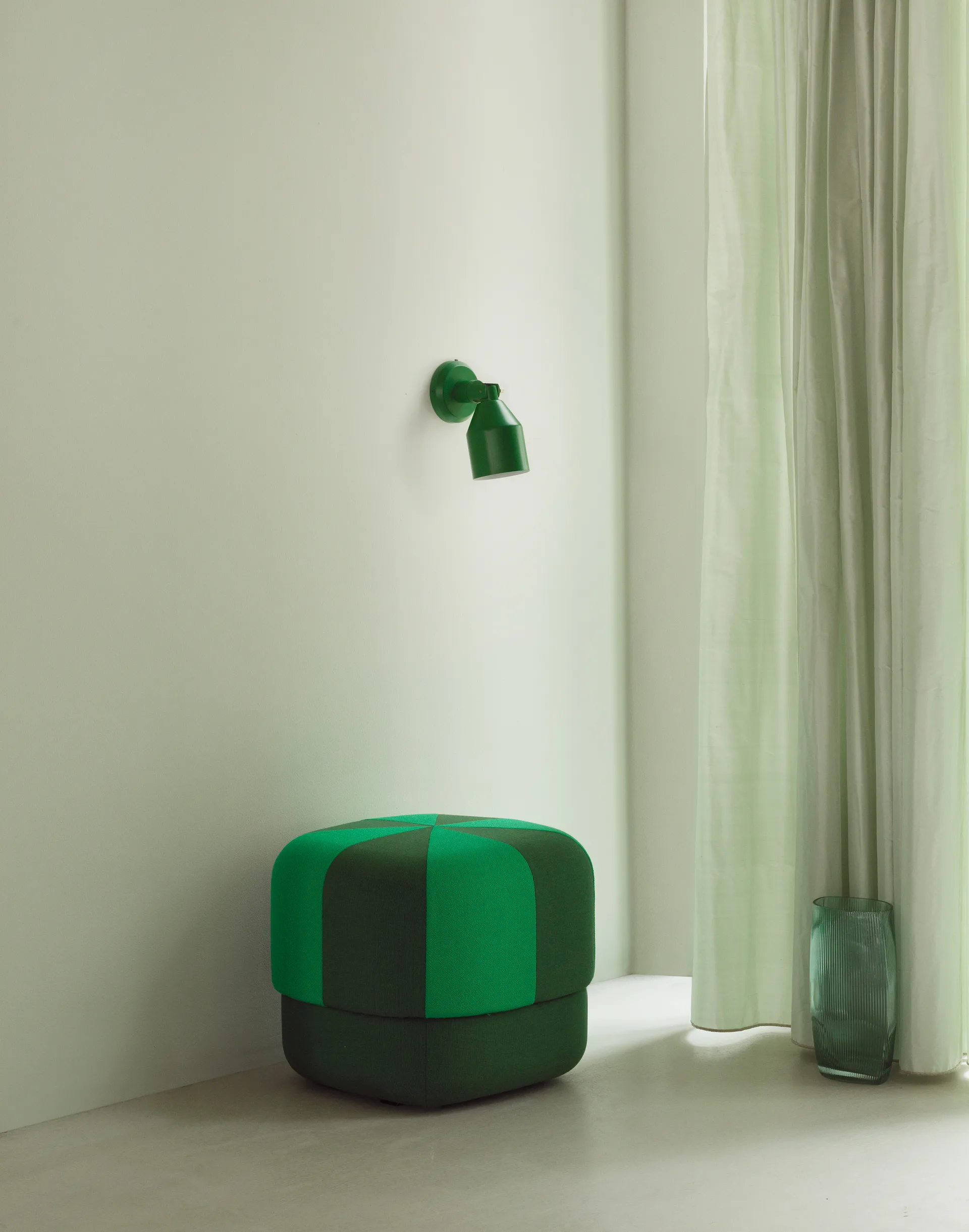 Lámpara de pared Klip 15,8x24,3 cm, Green Normann Copenhagen