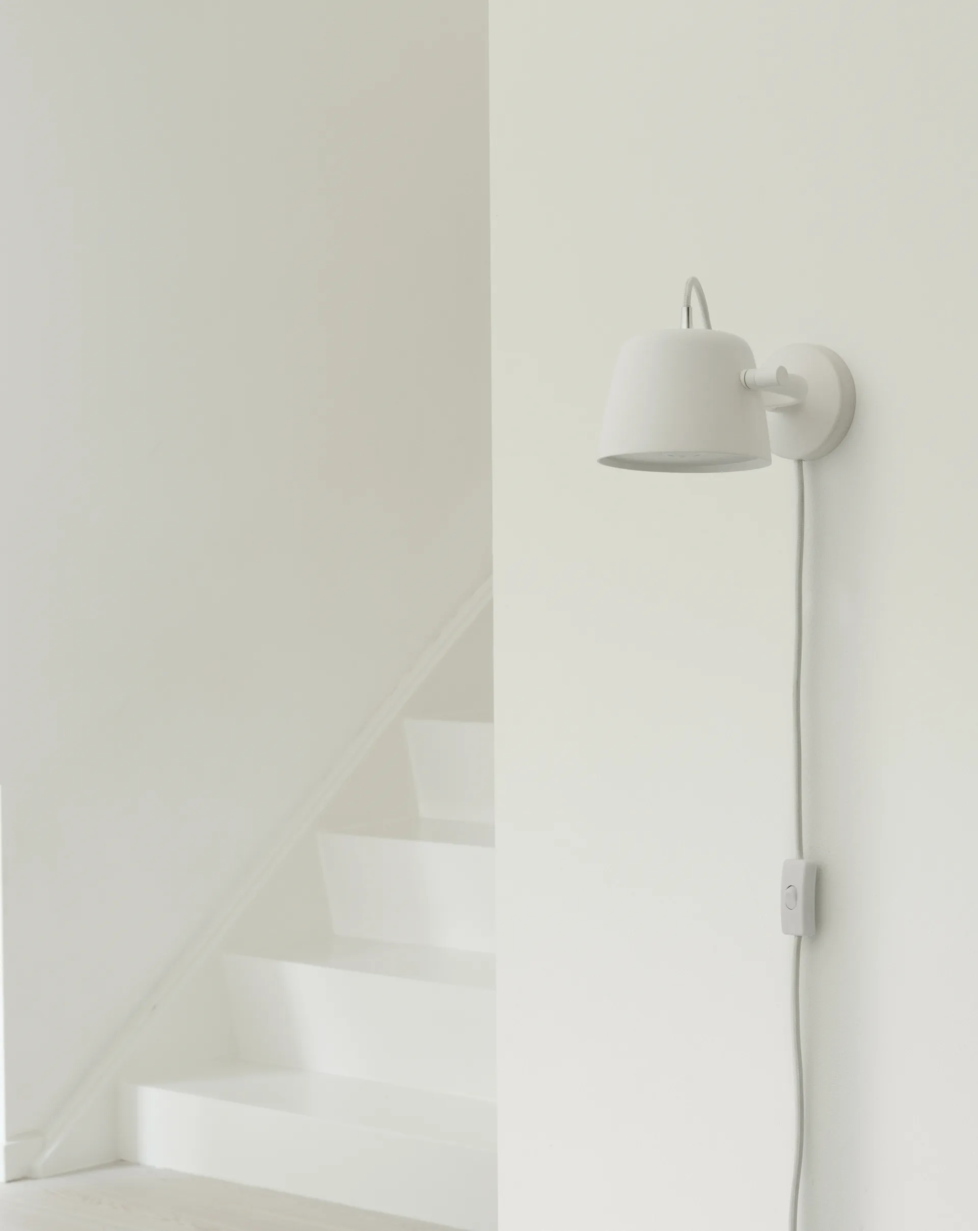 Lámpara de pared Tub, Blanco Normann Copenhagen
