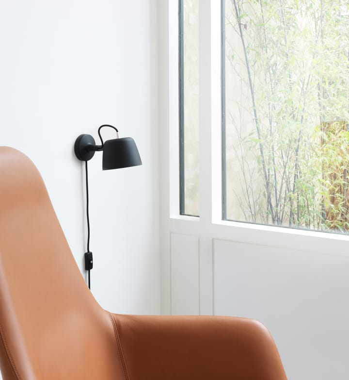 Lámpara de pared Tub, Negro Normann Copenhagen