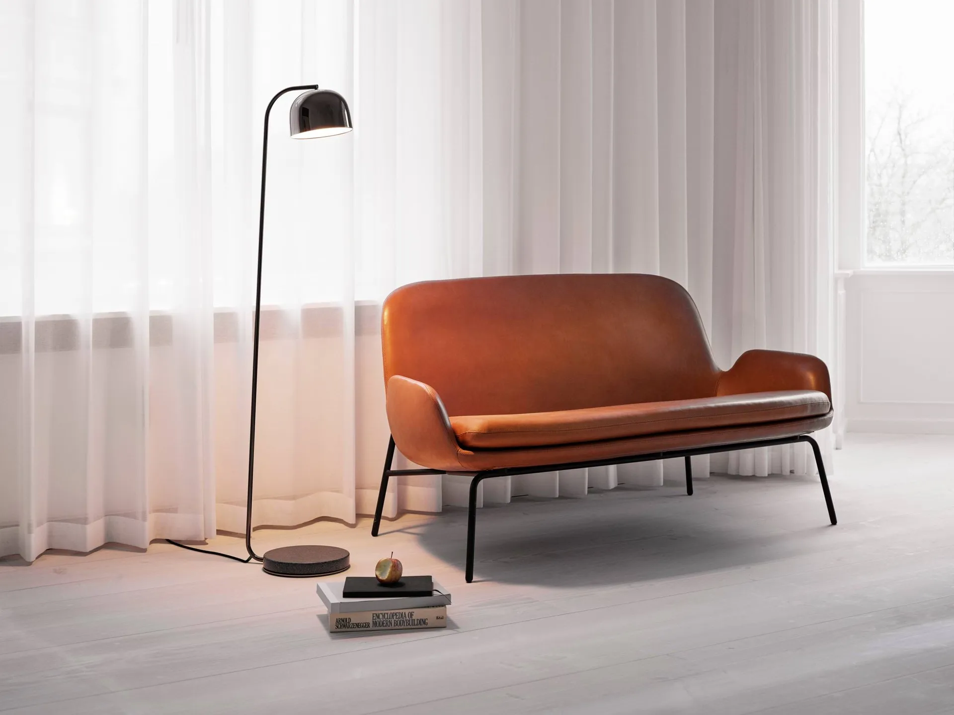 Lámpara de pie Grant, Black Normann Copenhagen