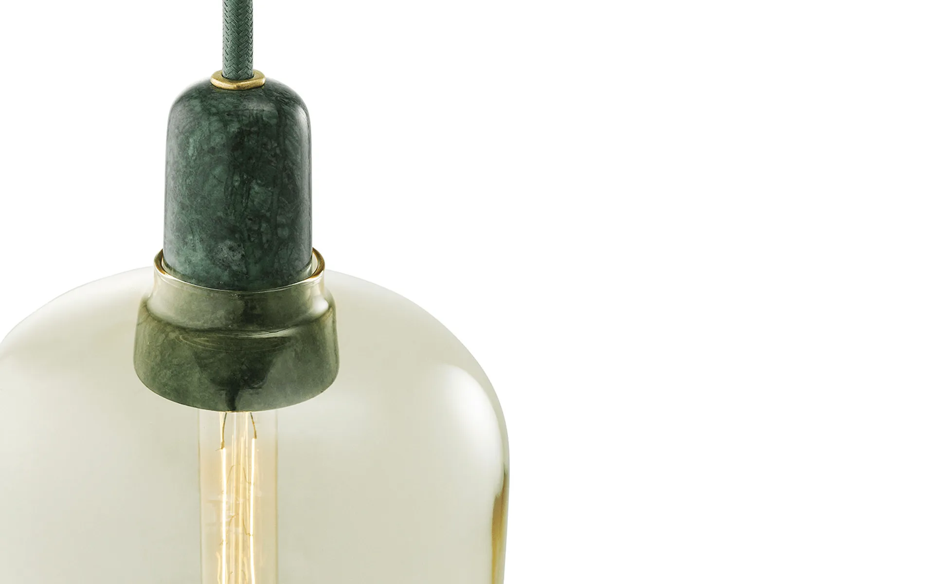 Lámpara de techo Amp L, dorado-verde Normann Copenhagen