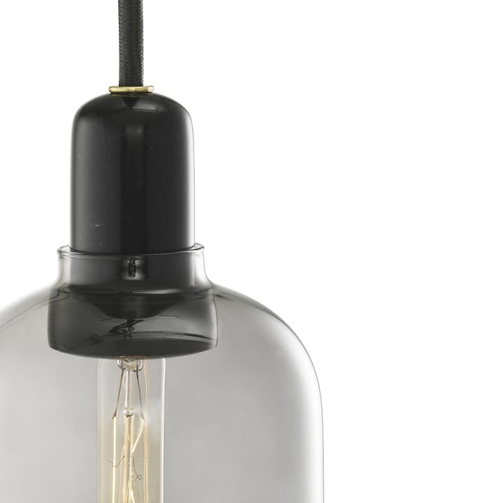 Lámpara de techo Amp L, gris-negro Normann Copenhagen