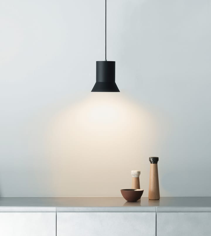 Lámpara de techo Hat mediana, Black Normann Copenhagen