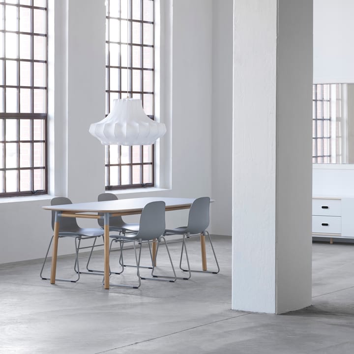 Lámpara de techo Phantom mediana, blanco Normann Copenhagen