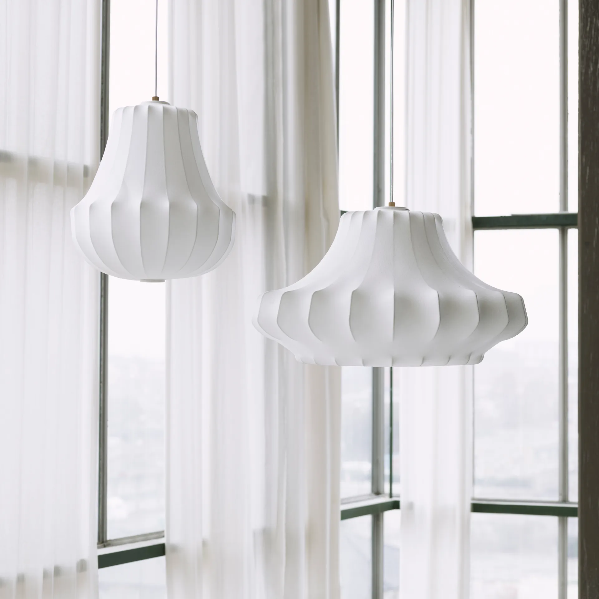 Lámpara de techo Phantom pequeña, blanco Normann Copenhagen