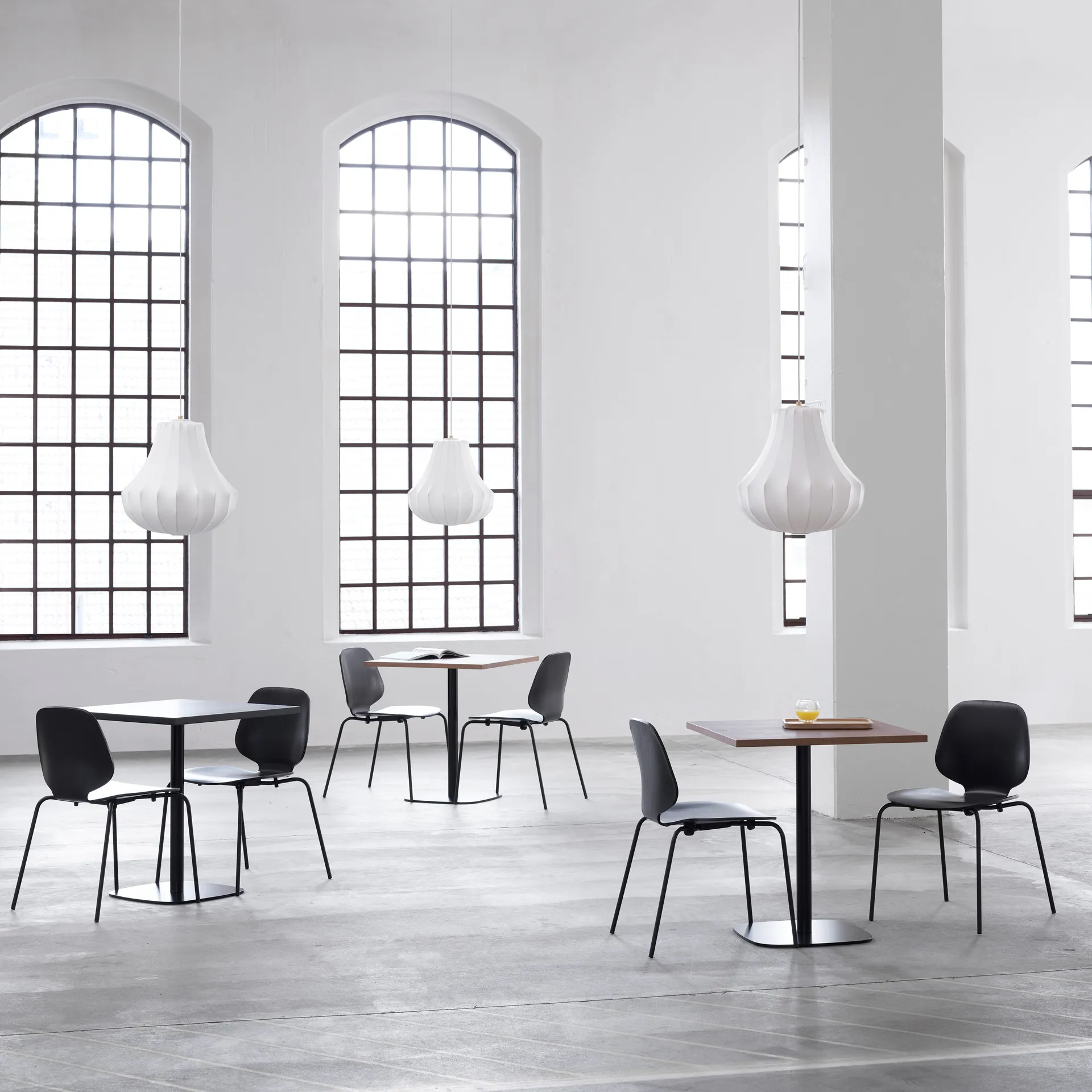 Lámpara de techo Phantom pequeña, blanco Normann Copenhagen