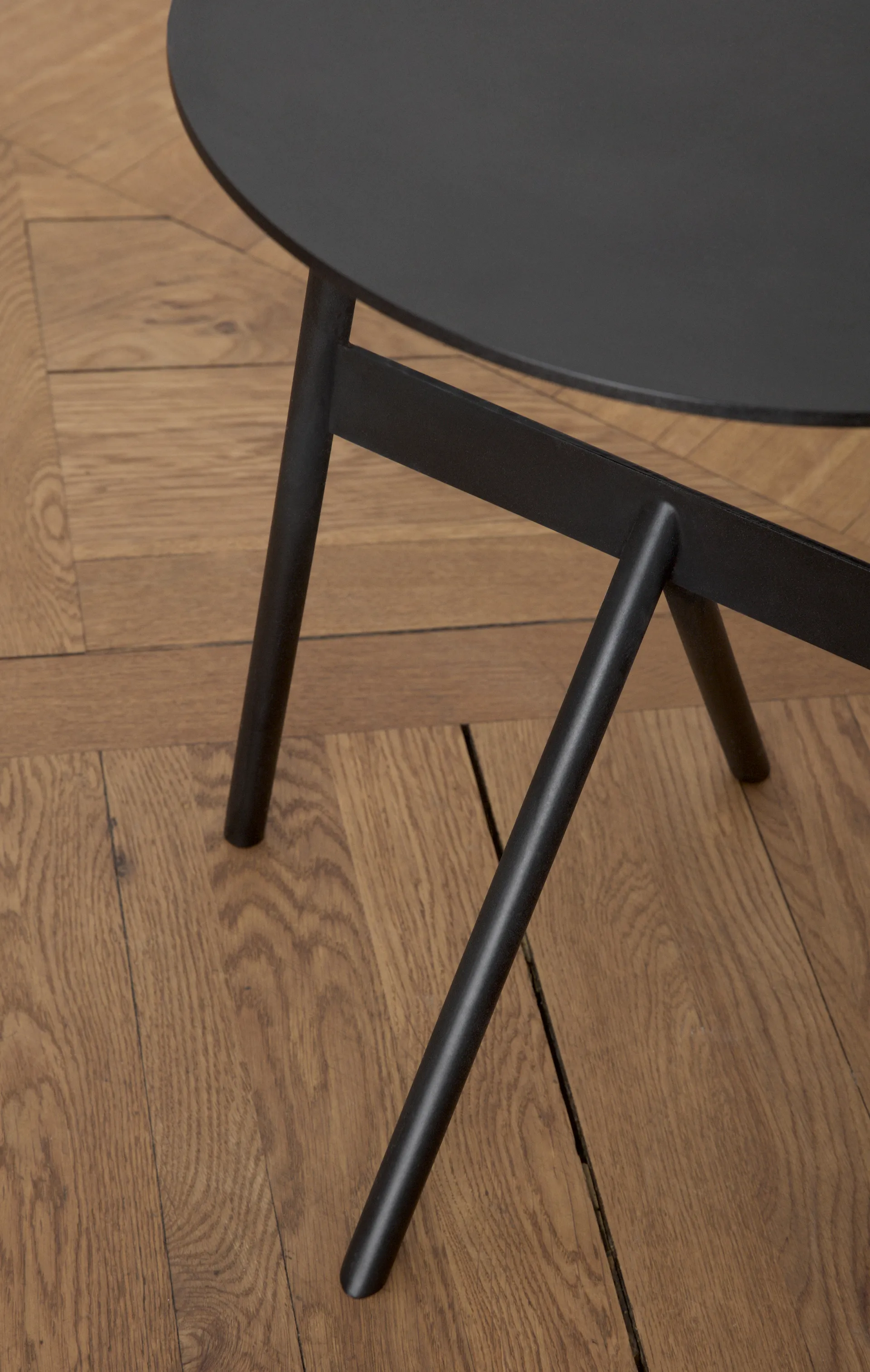 Mesa auxiliar Stock Table Ø37 cm H:46 cm, Black Normann Copenhagen