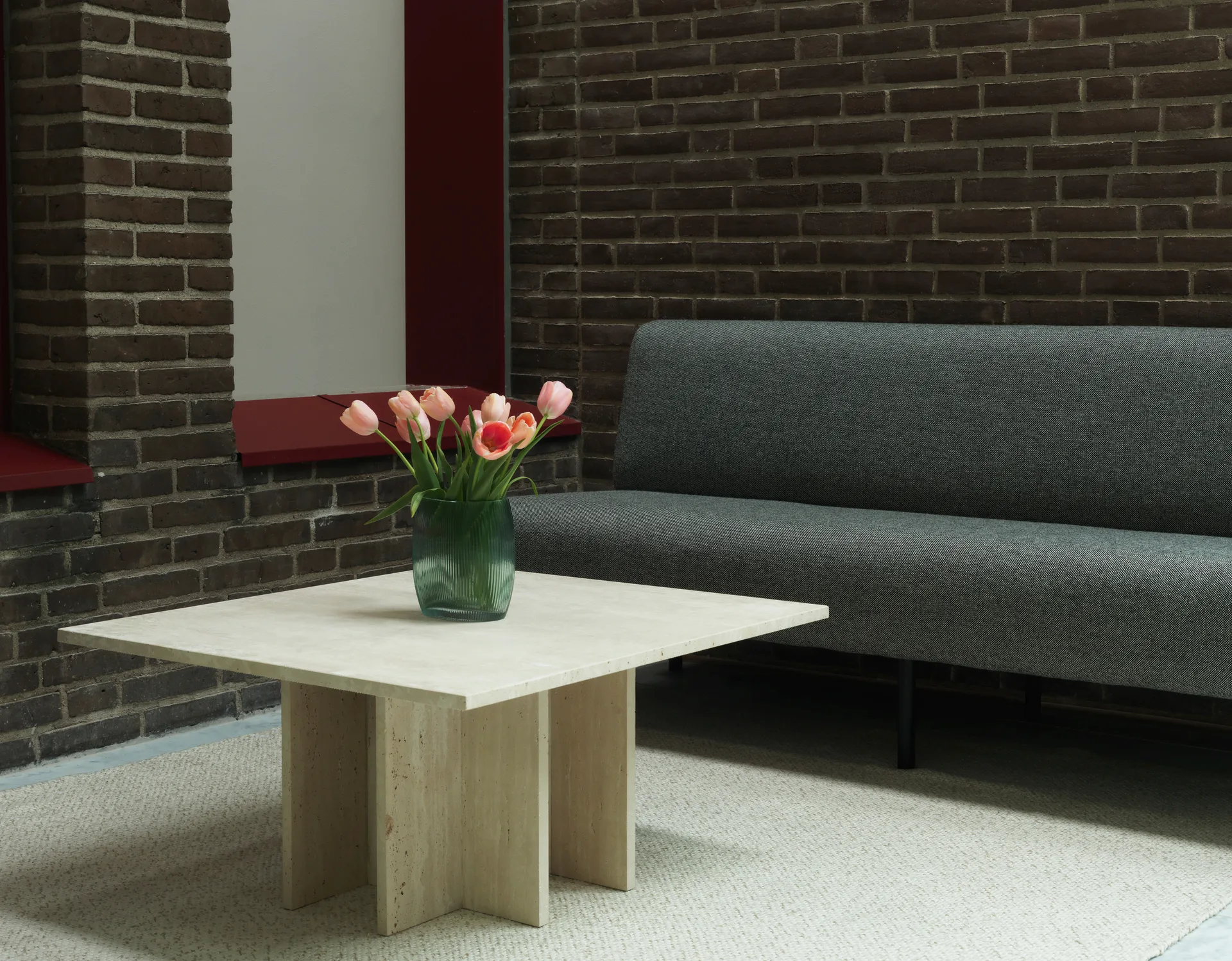 Mesa de centro Edge large, Travertine Normann Copenhagen