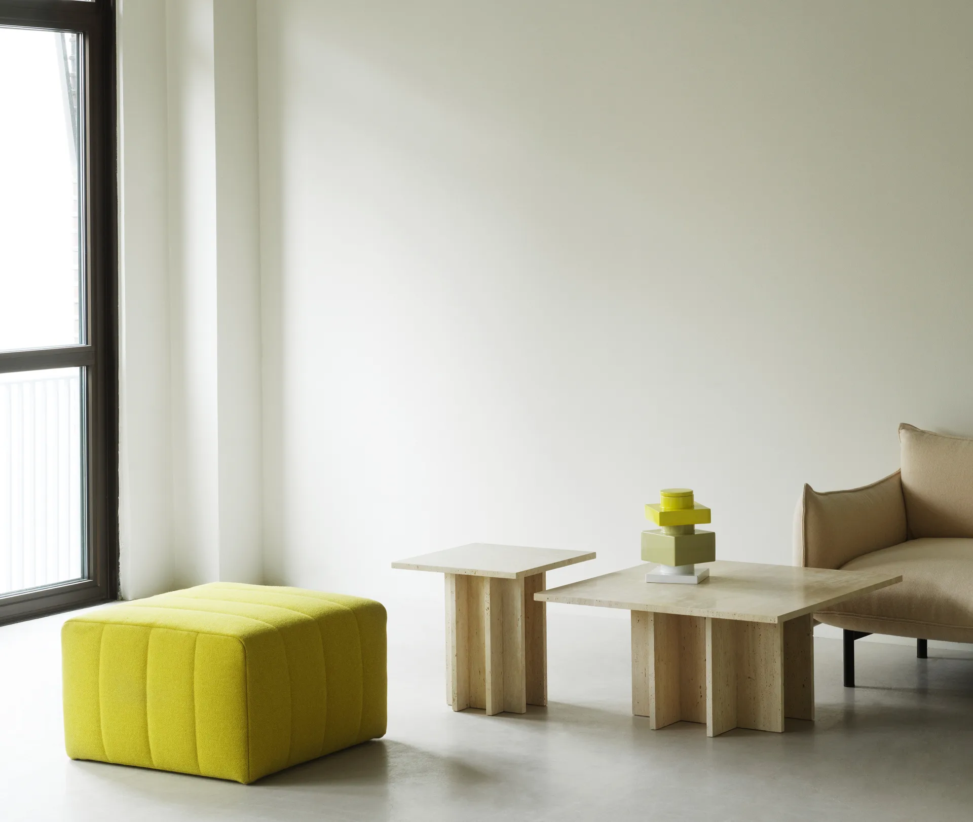 Mesa de centro Edge small, Travertine Normann Copenhagen