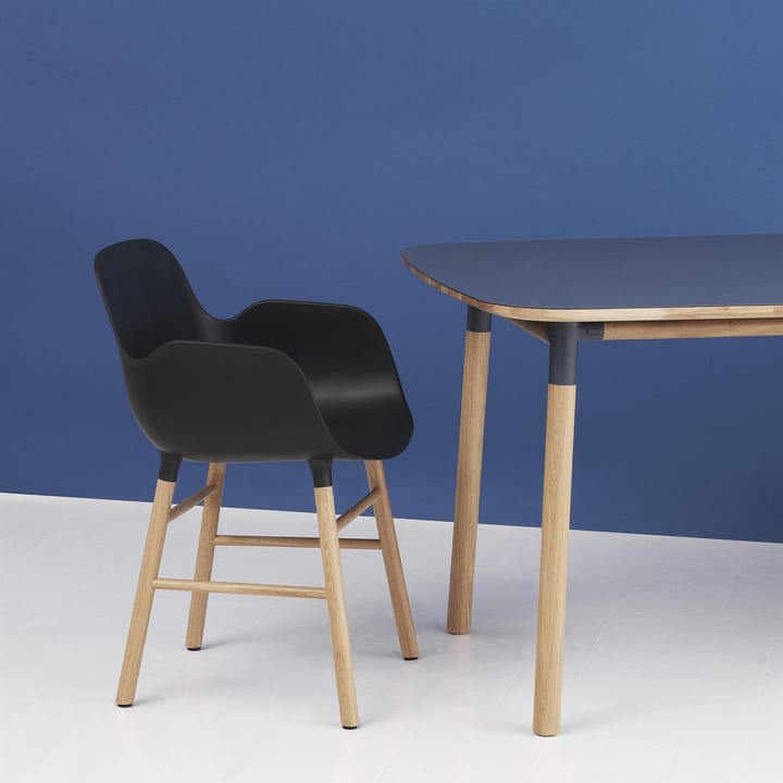 Mesa Form 120x120 cm, Azul Normann Copenhagen