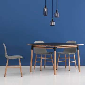 Mesa Form 120x120 cm - Green, patas de roble - Normann Copenhagen