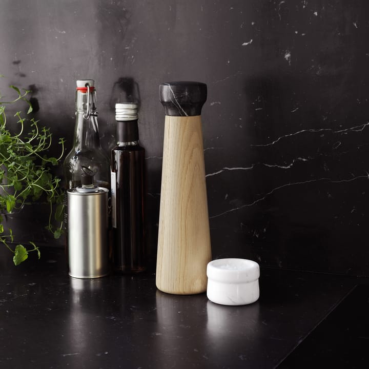 Molinillo de pimienta Craft roble-mármol negro, grande Normann Copenhagen